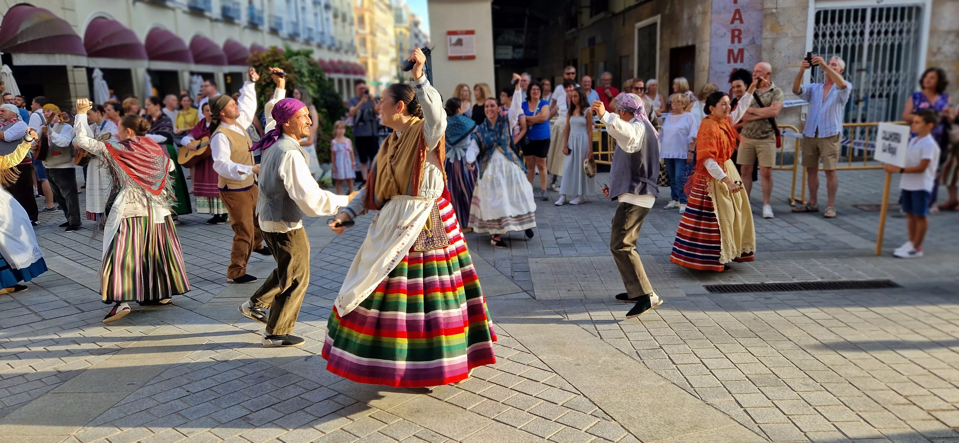 Festival Folclórico Castillo de Montearagón. Foto Myriam Martinez 