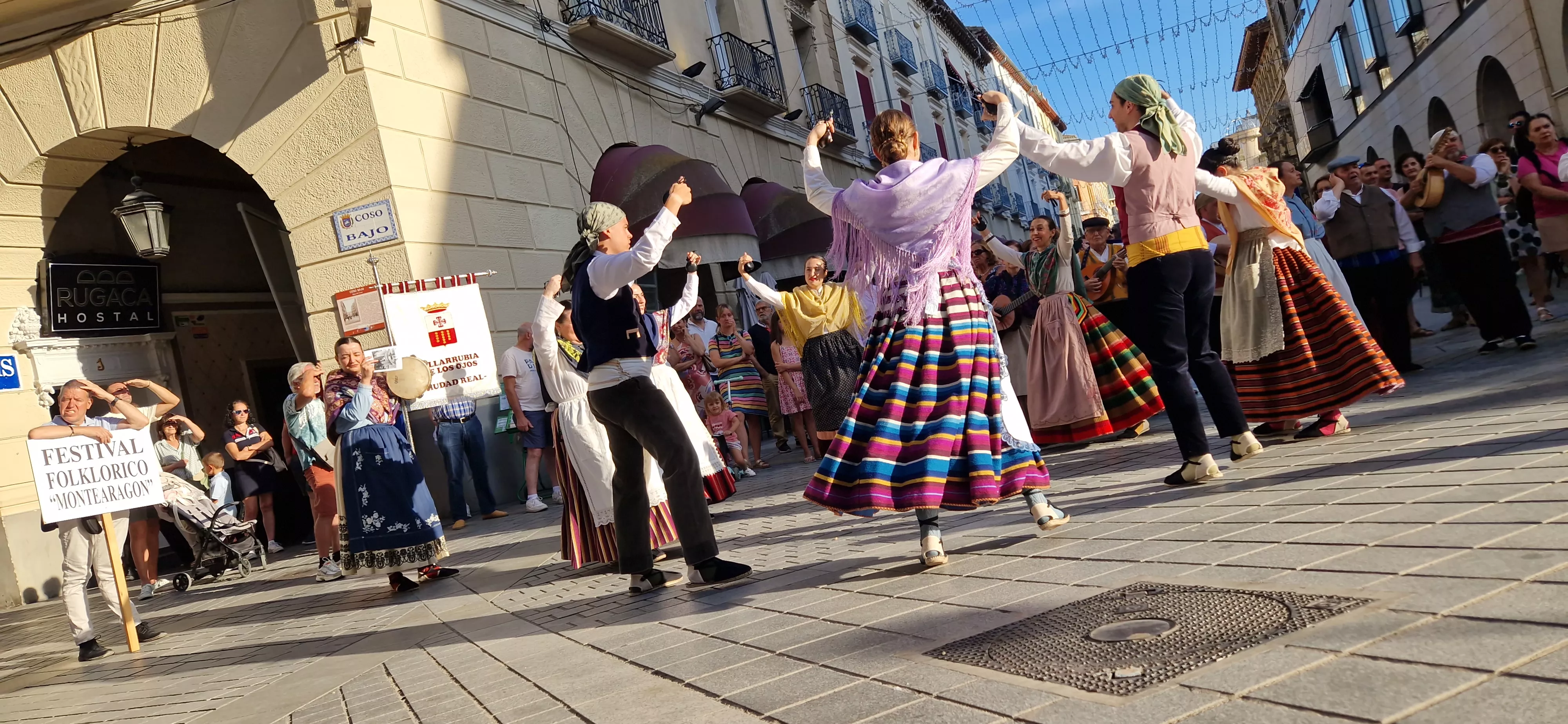 Festival Folclórico Castillo de Montearagón. Foto Myriam Martinez 