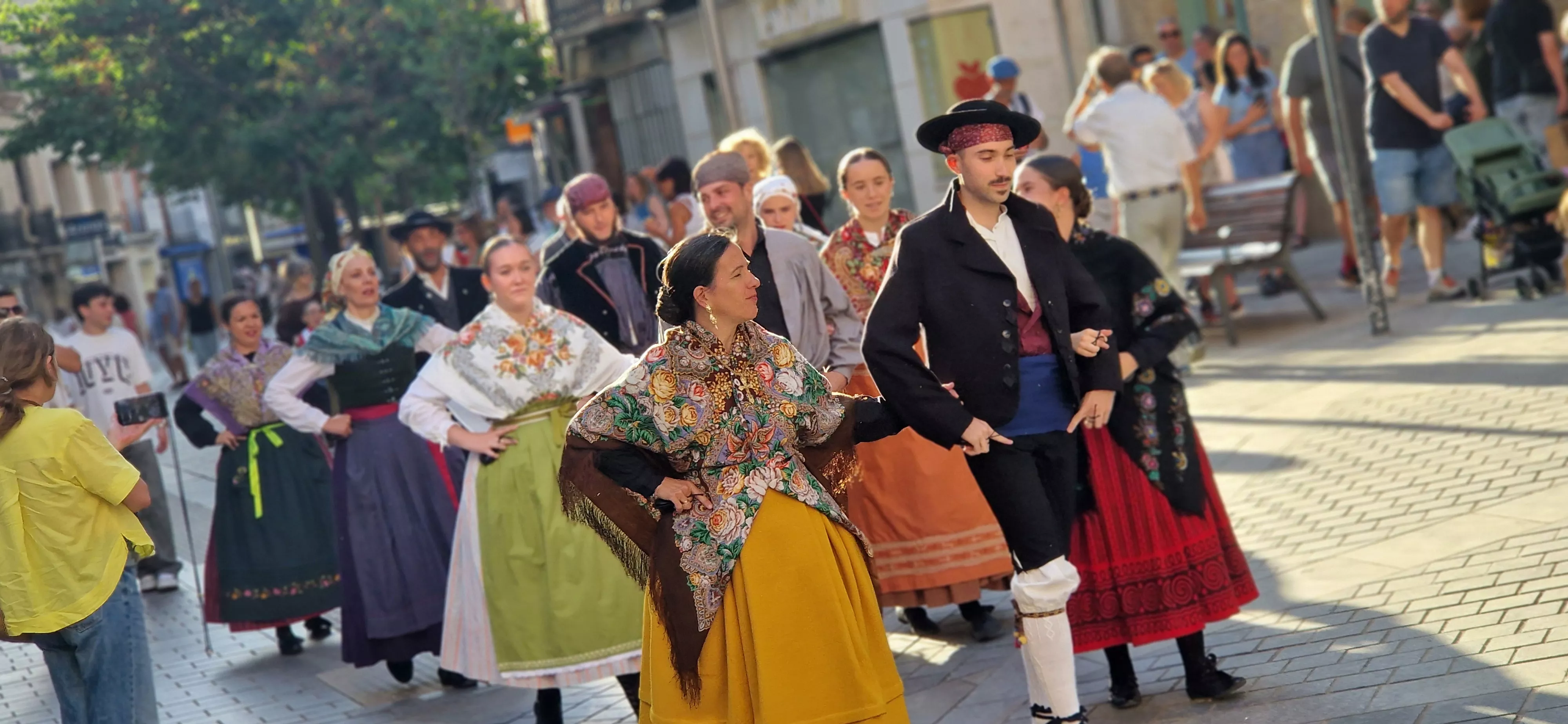 Festival Folclórico Castillo de Montearagón. Foto Myriam Martinez 