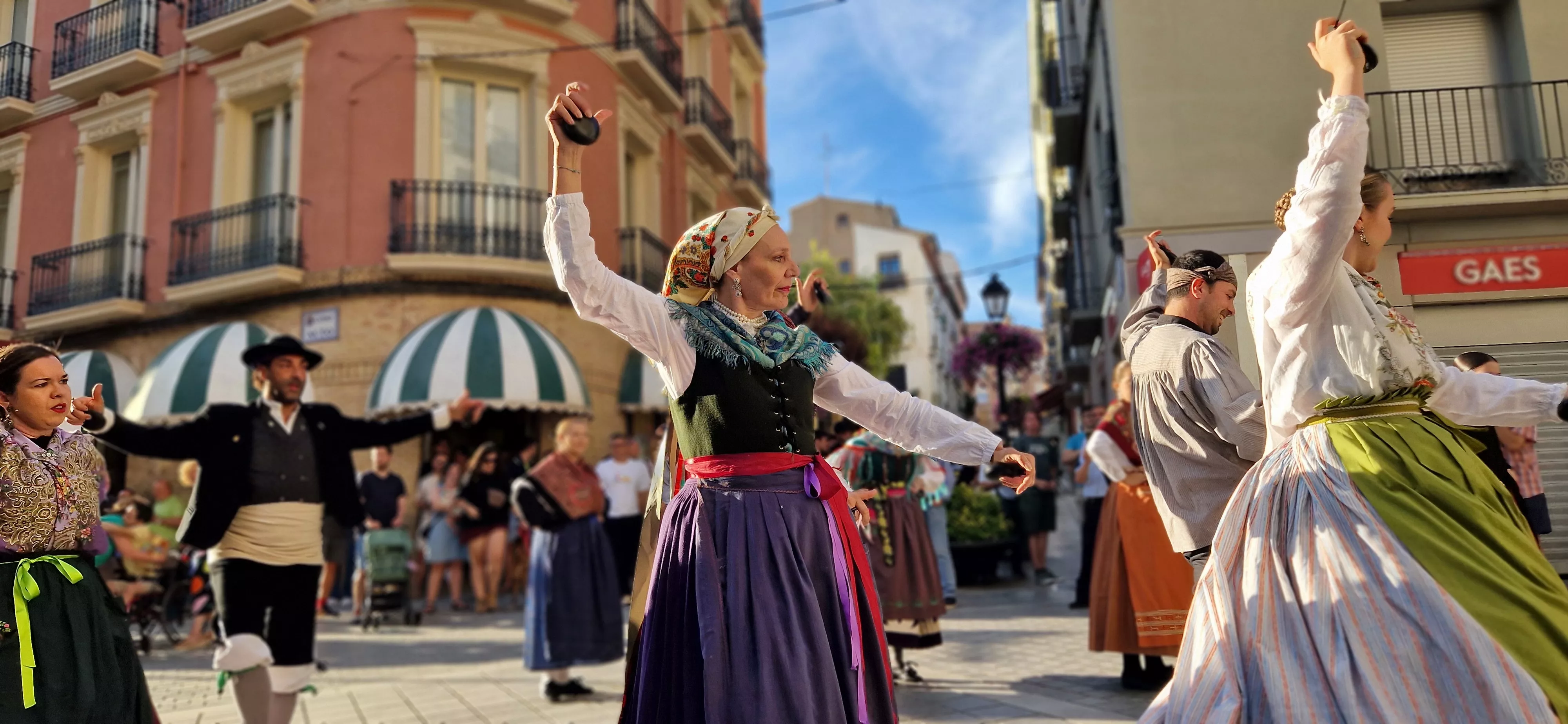 Festival Folclórico Castillo de Montearagón. Foto Myriam Martinez 