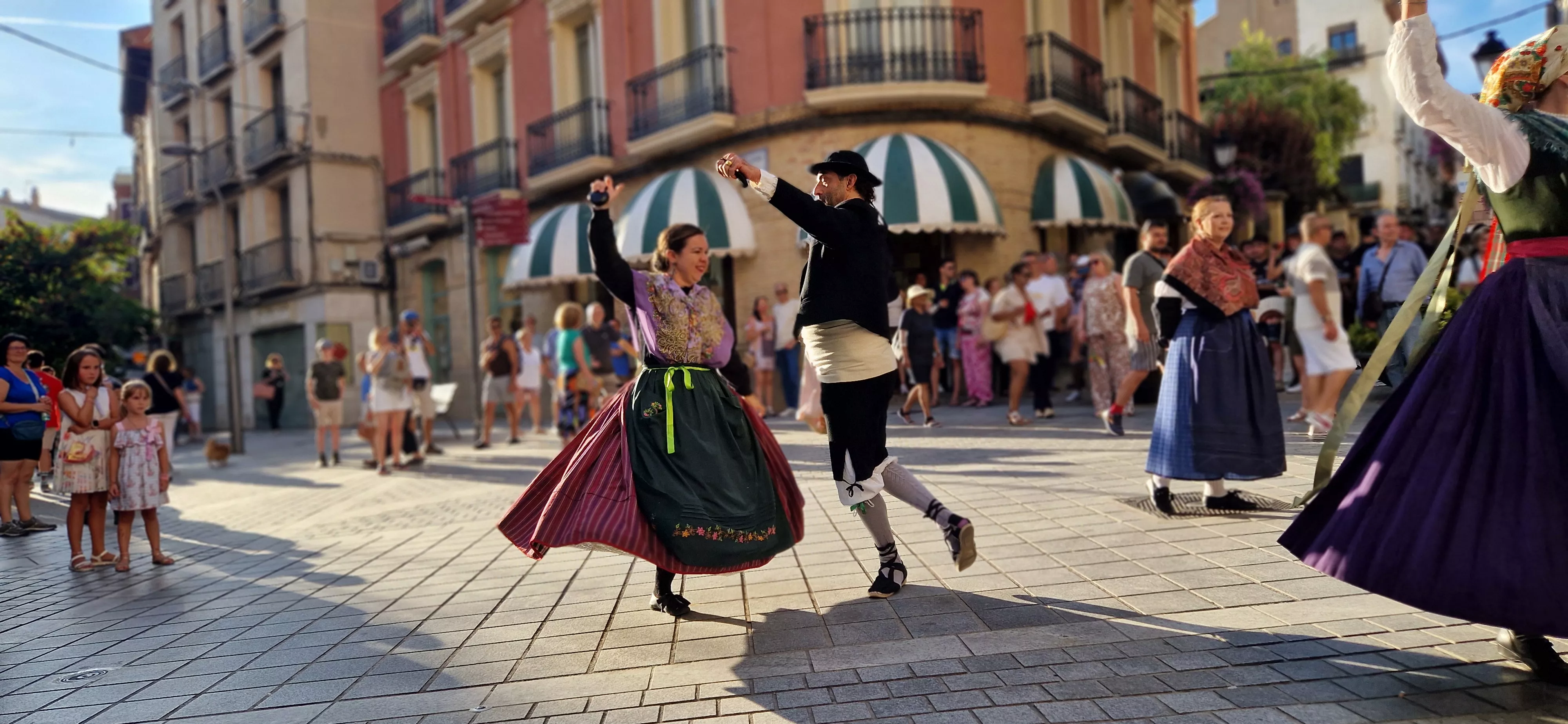Festival Folclórico Castillo de Montearagón. Foto Myriam Martinez 
