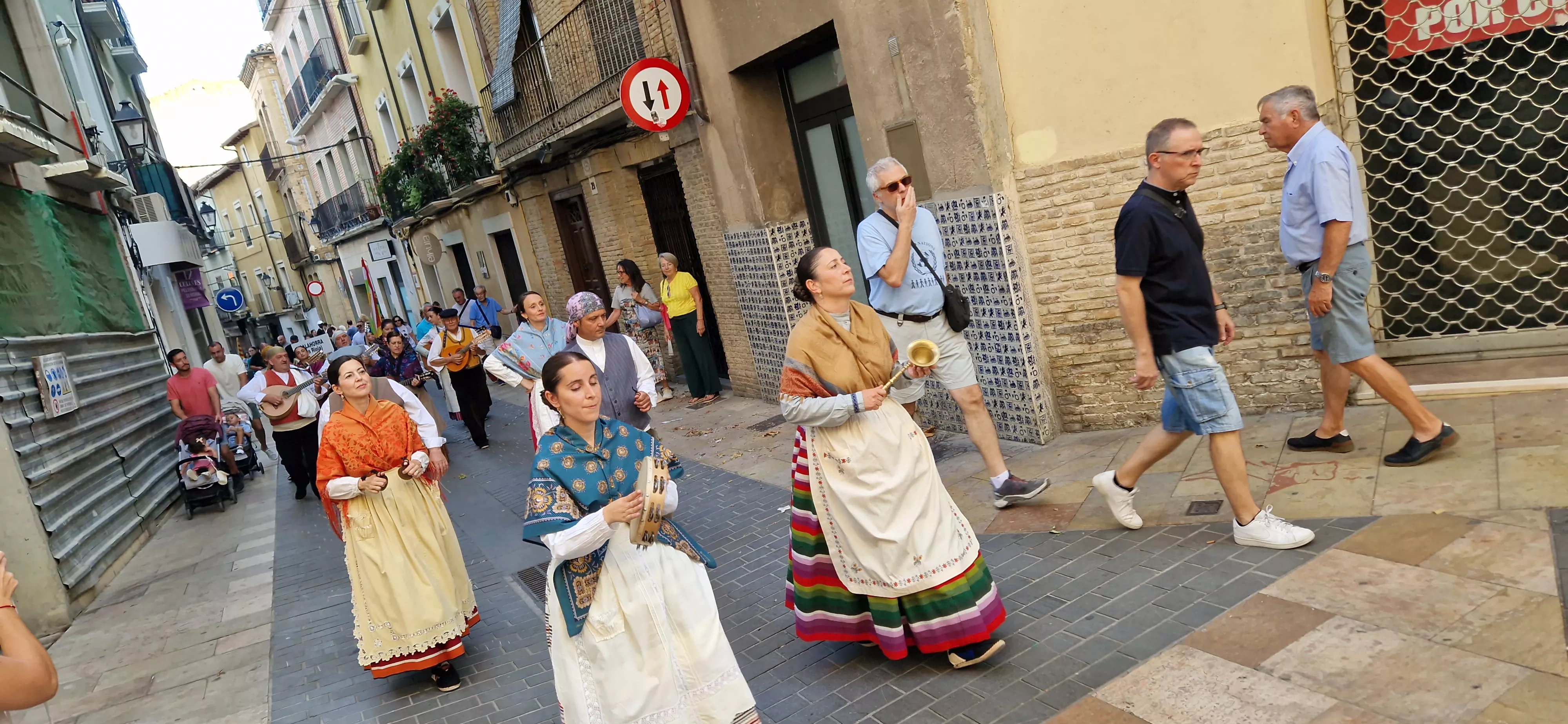 Festival Folclórico Castillo de Montearagón. Foto Myriam Martinez 