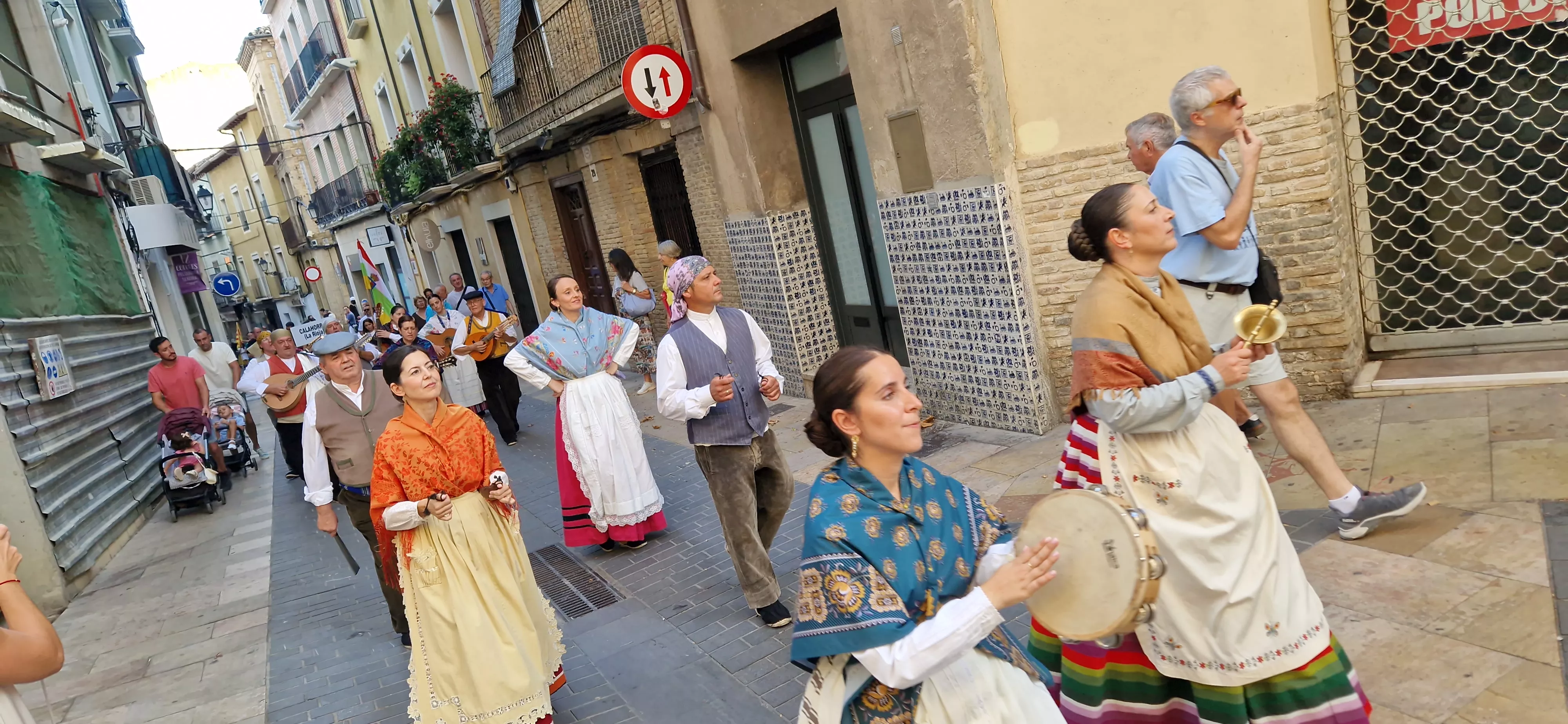 Festival Folclórico Castillo de Montearagón. Foto Myriam Martinez 
