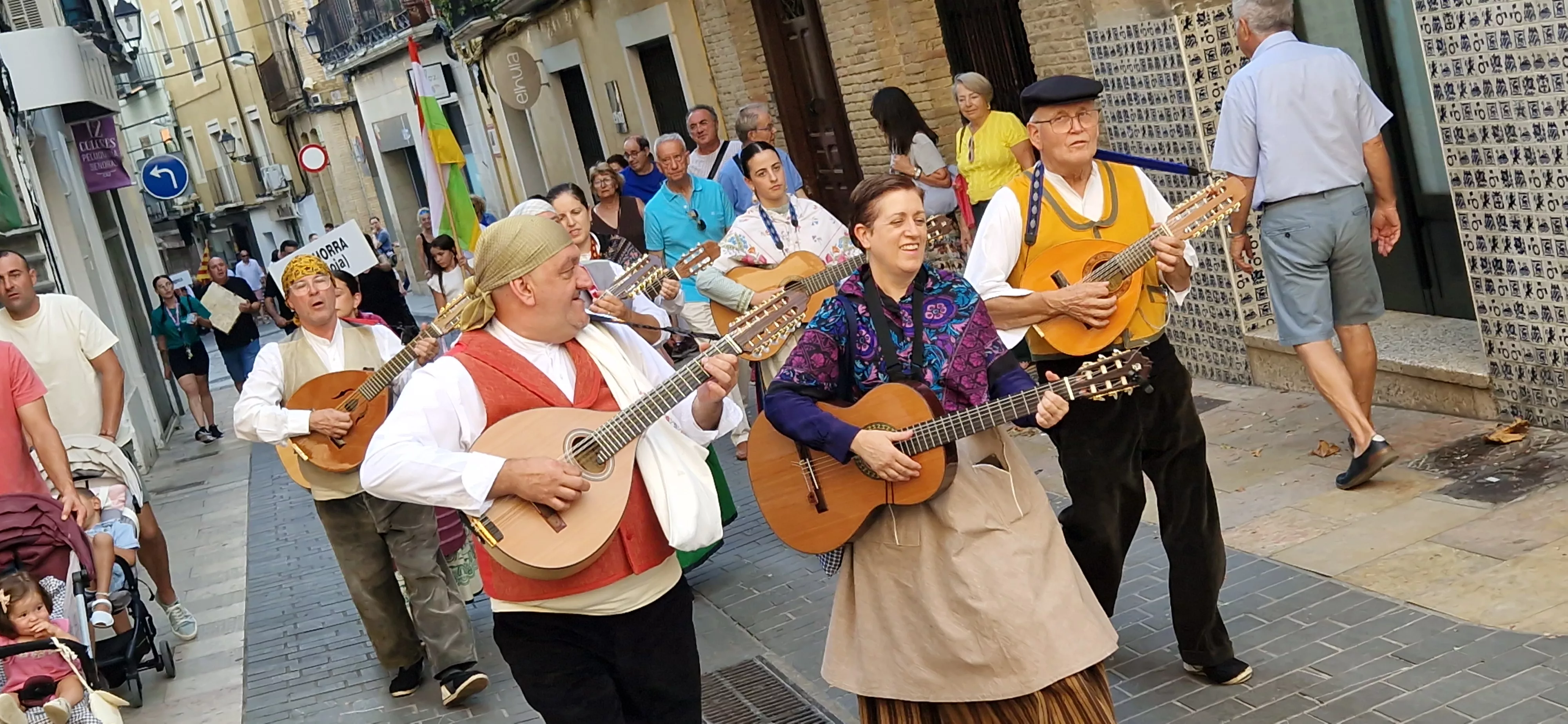 Festival Folclórico Castillo de Montearagón. Foto Myriam Martinez 