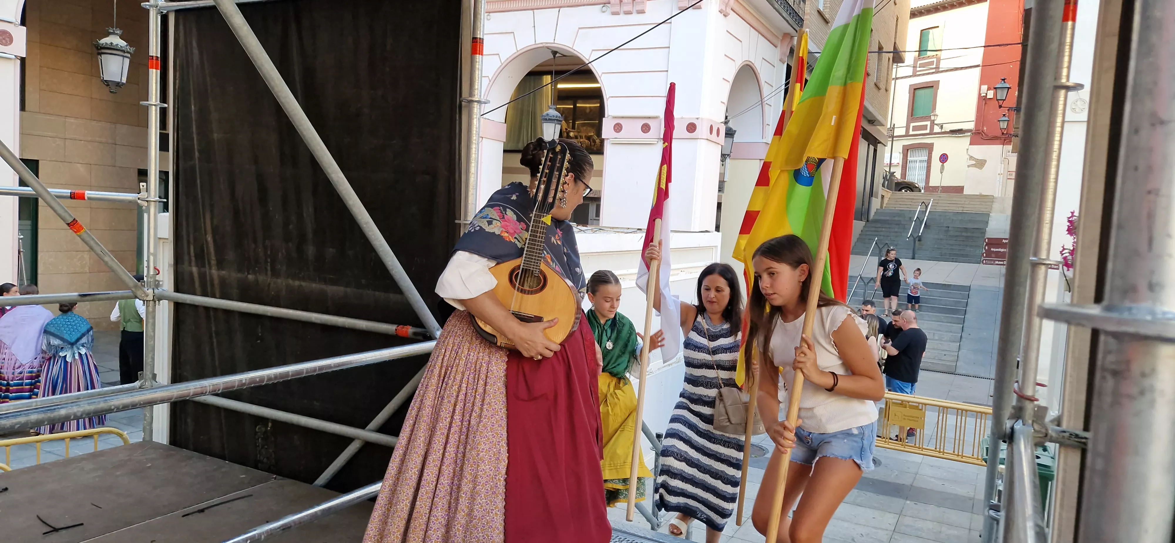Festival Folclórico Castillo de Montearagón. Foto Myriam Martinez 