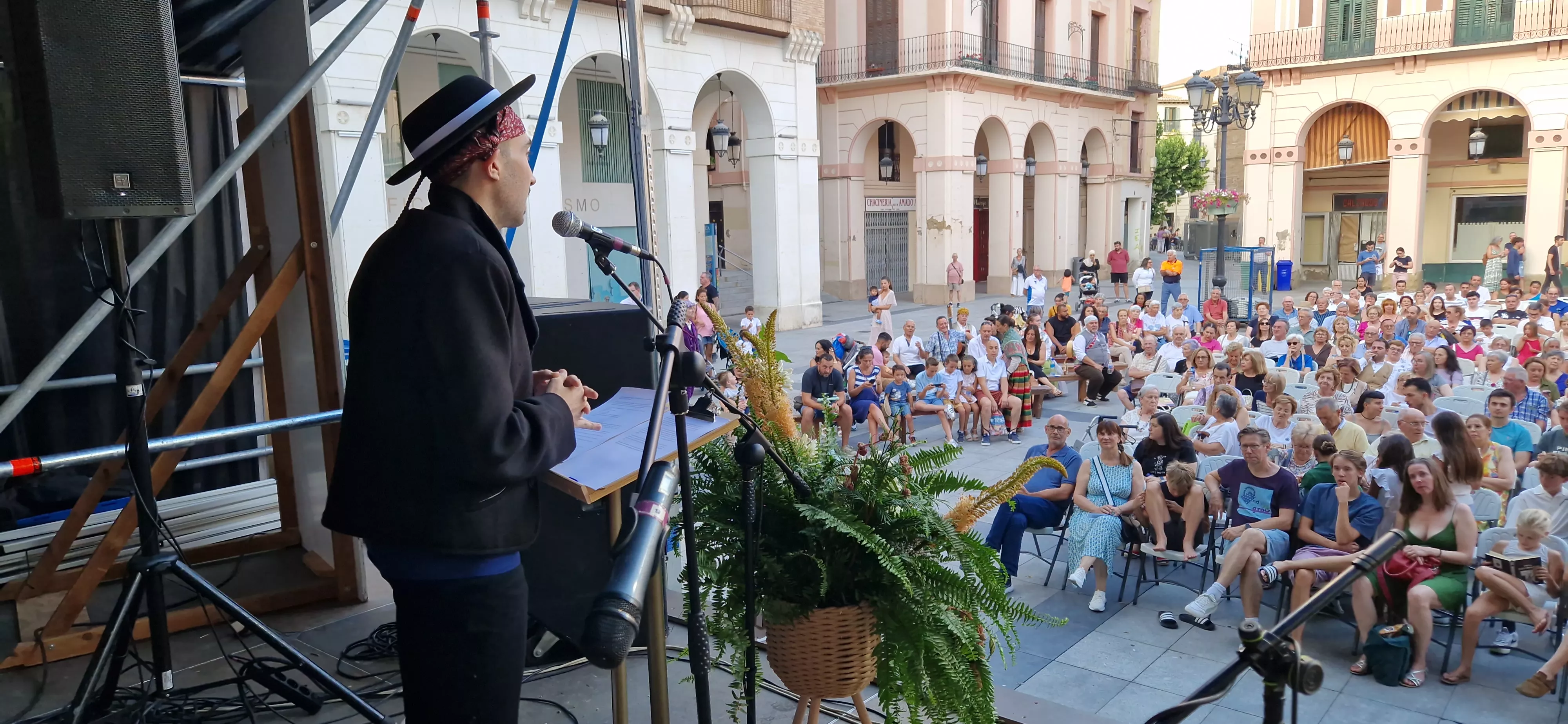 Festival Folclórico Castillo de Montearagón. Foto Myriam Martinez 