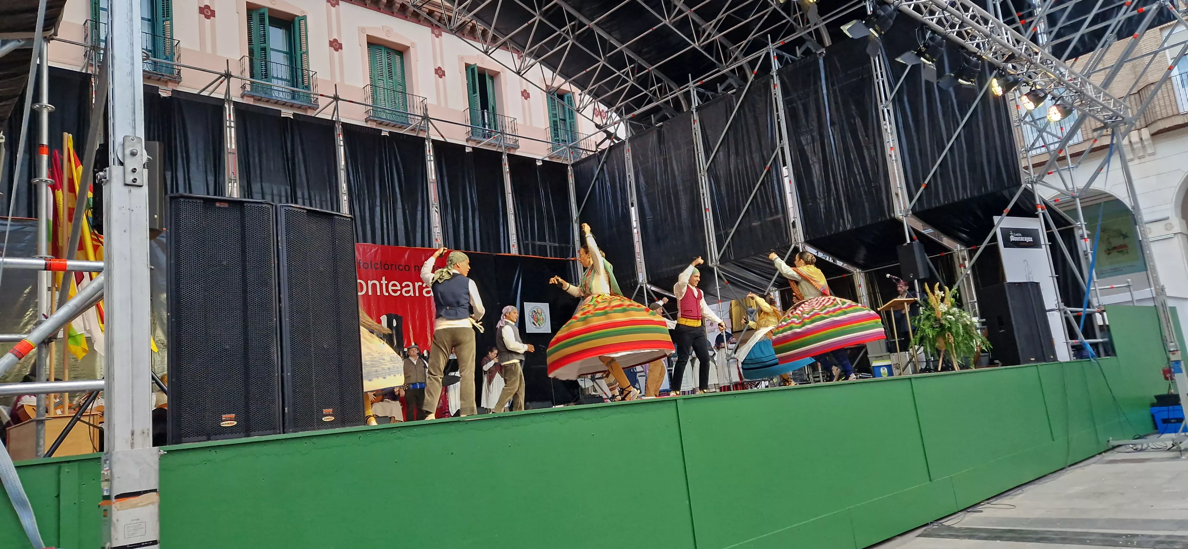 Festival Folclórico Castillo de Montearagón. Foto Myriam Martinez 