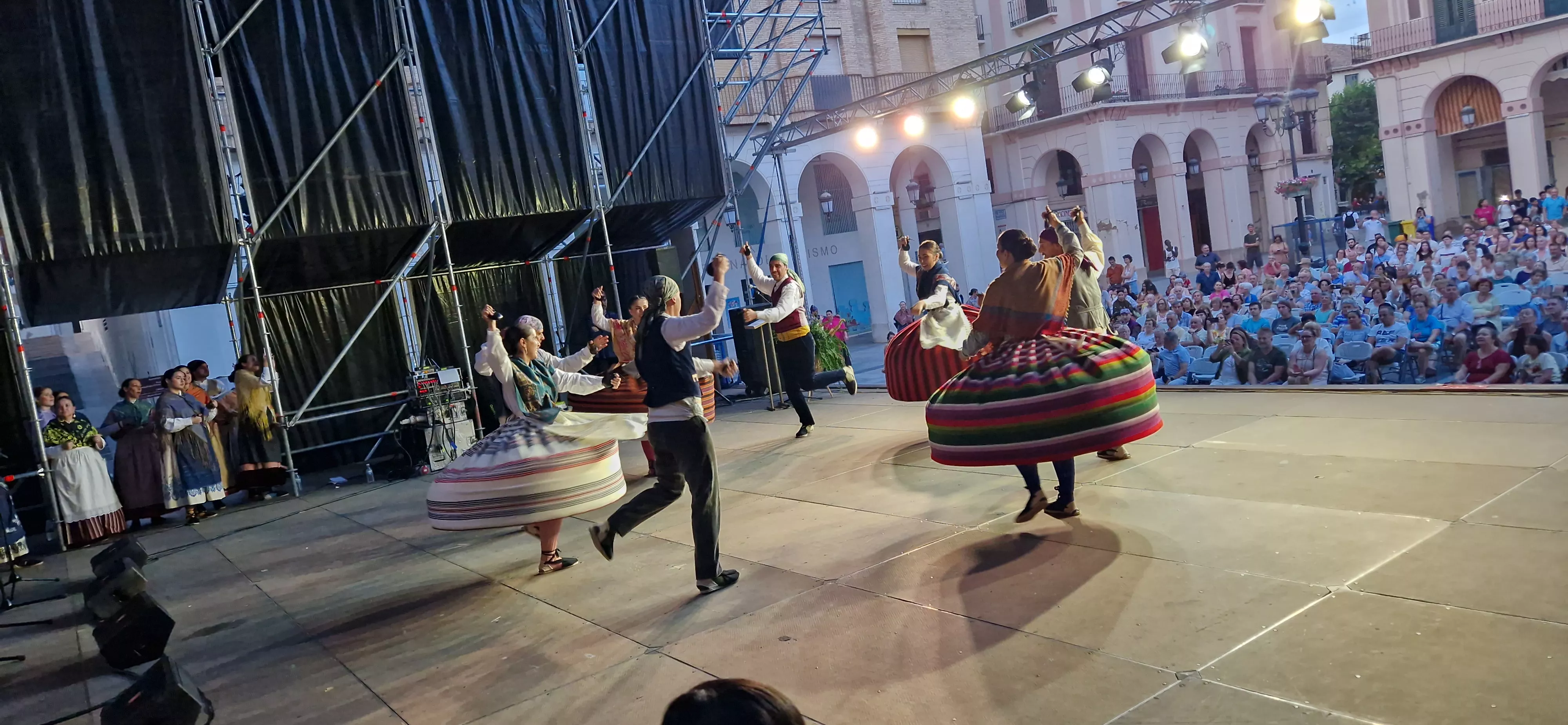 Festival Folclórico Castillo de Montearagón. Foto Myriam Martinez 