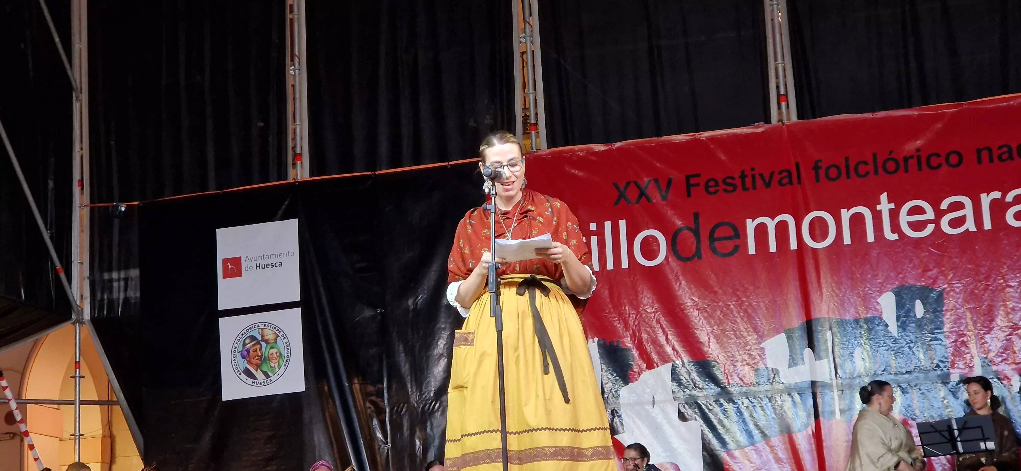 Festival Folclórico Castillo de Montearagón. Foto Myriam Martinez 