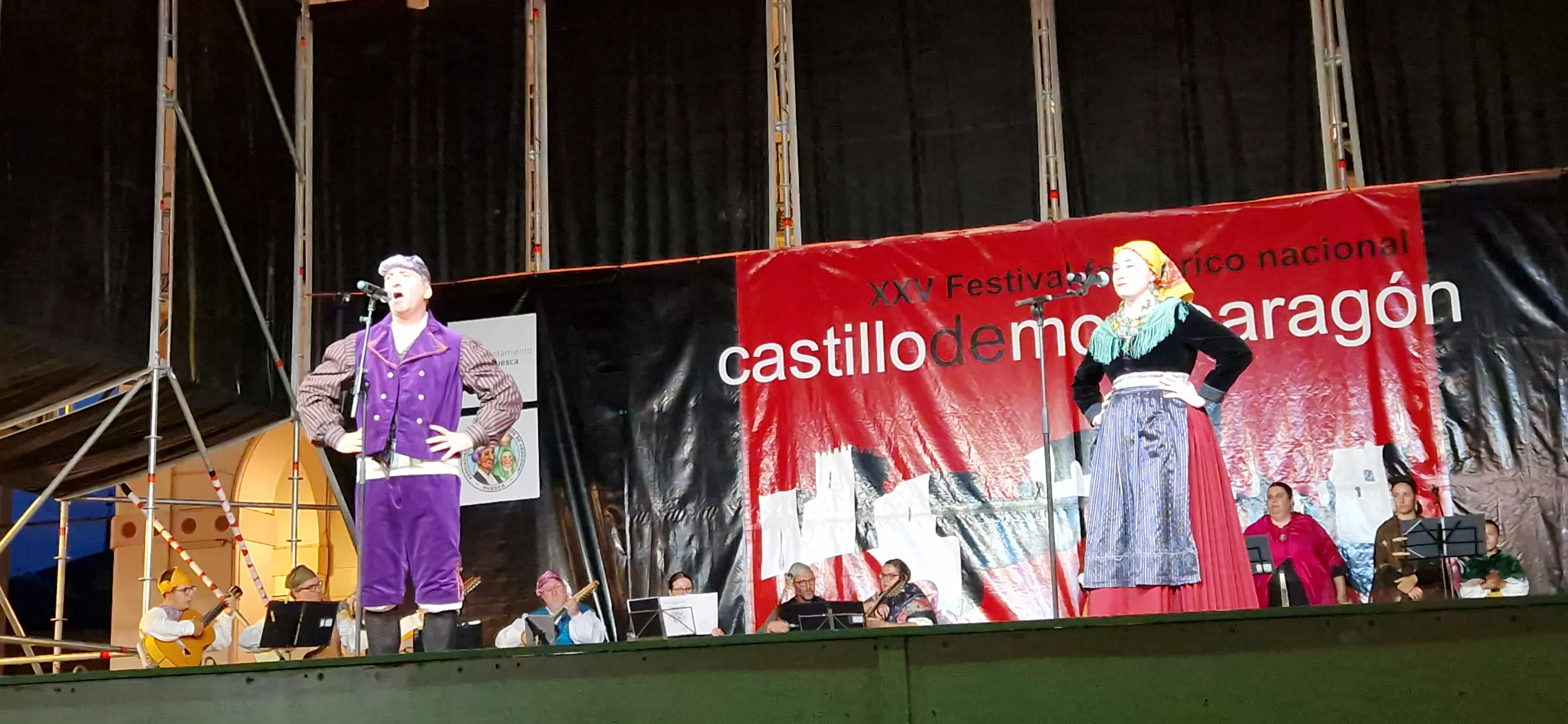 Festival Folclórico Castillo de Montearagón. Foto Myriam Martinez 