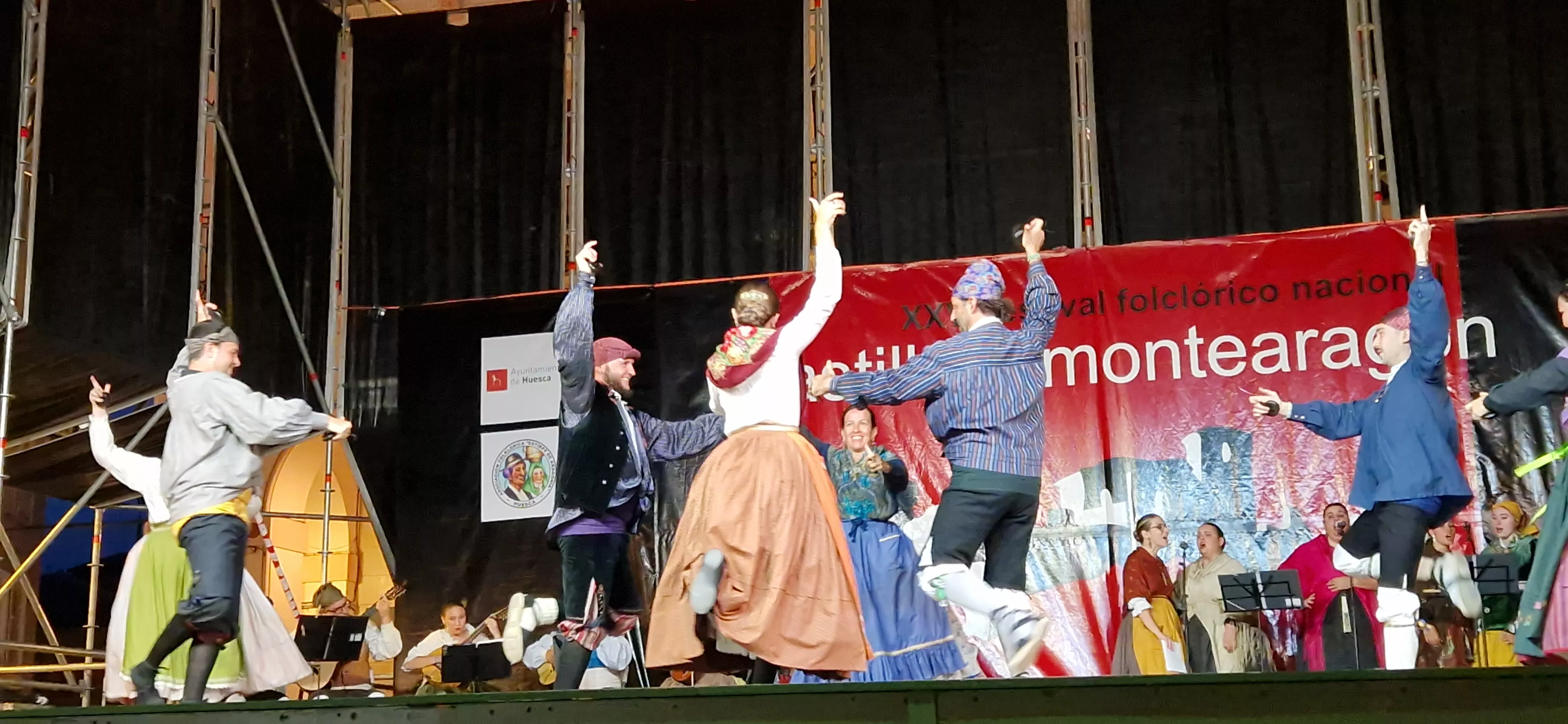 Festival Folclórico Castillo de Montearagón. Foto Myriam Martinez 