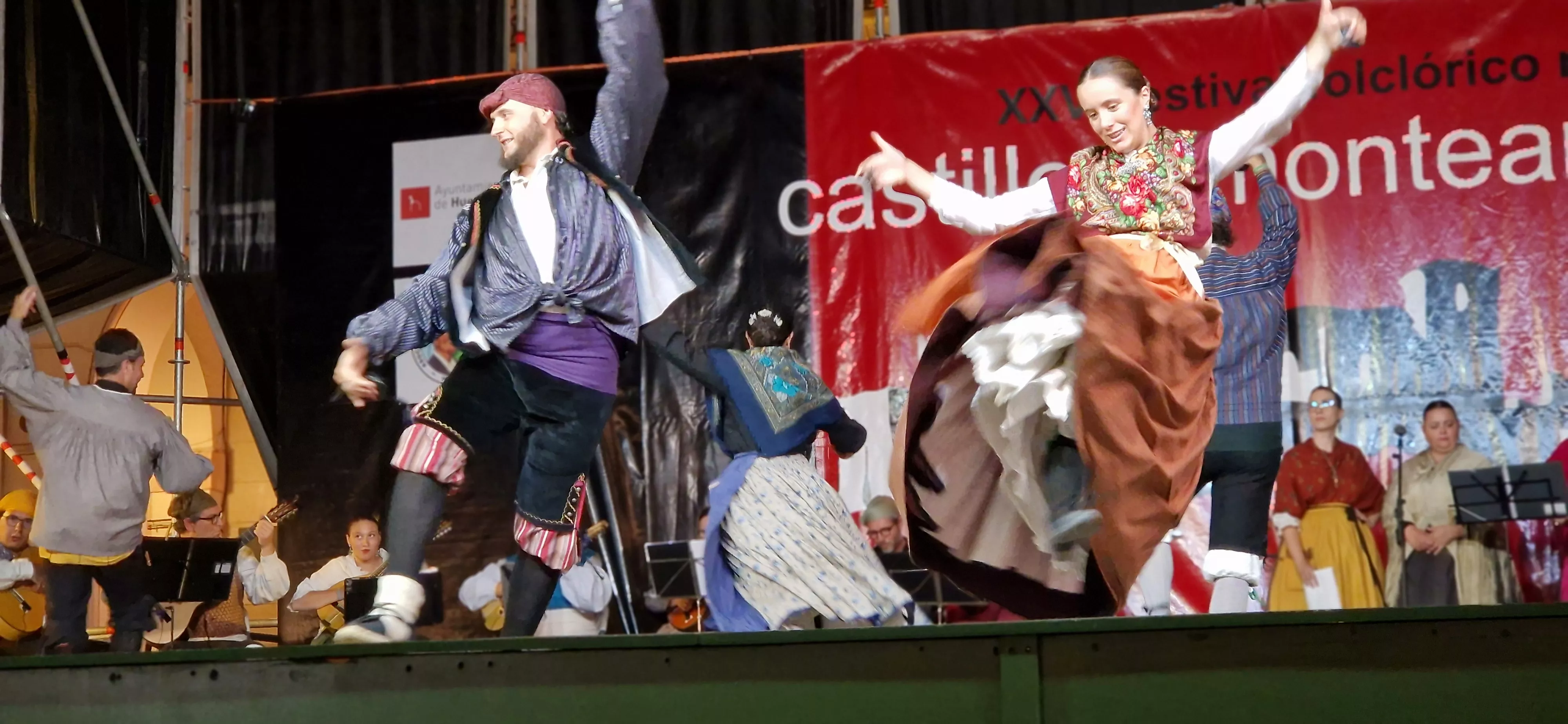 Festival Folclórico Castillo de Montearagón. Foto Myriam Martinez 