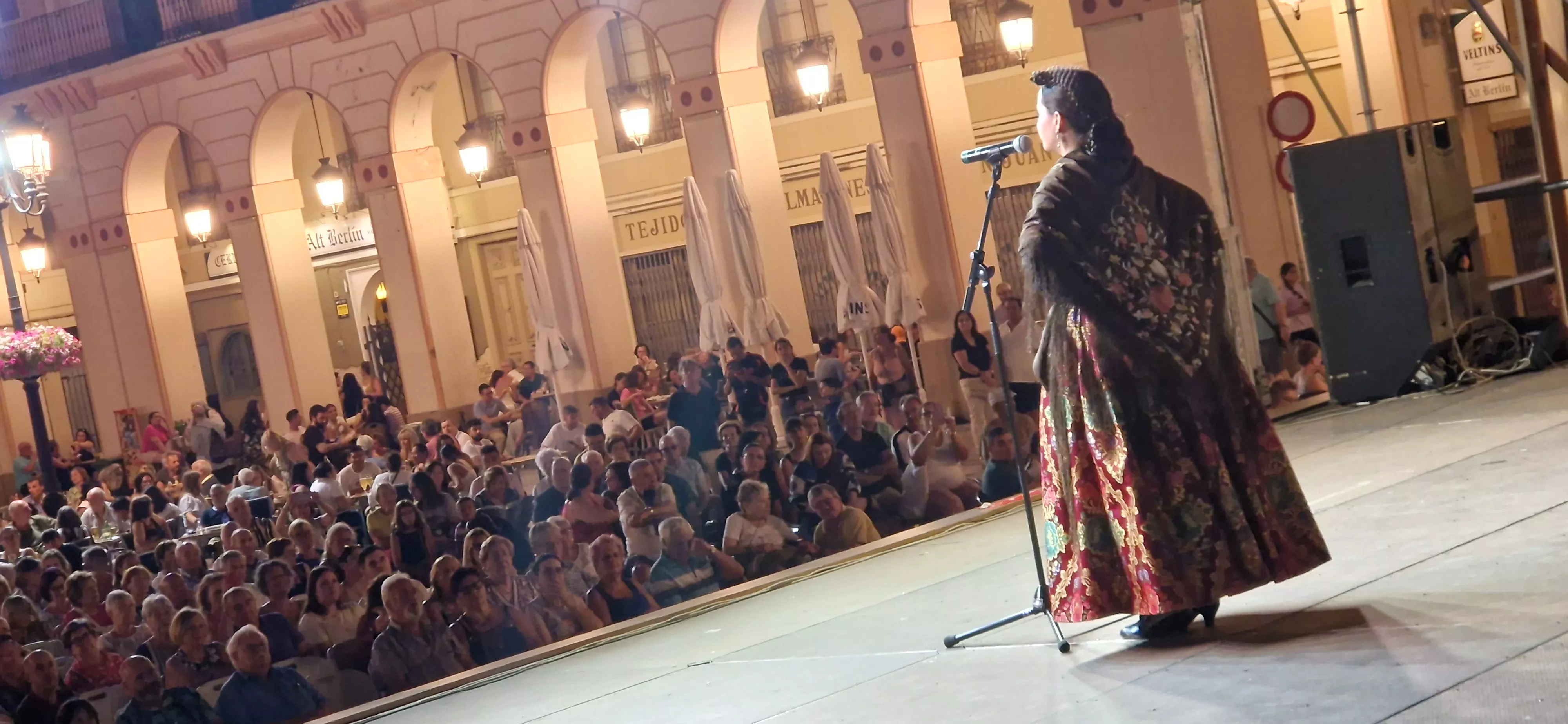 Festival Folclórico Castillo de Montearagón. Foto Myriam Martinez 