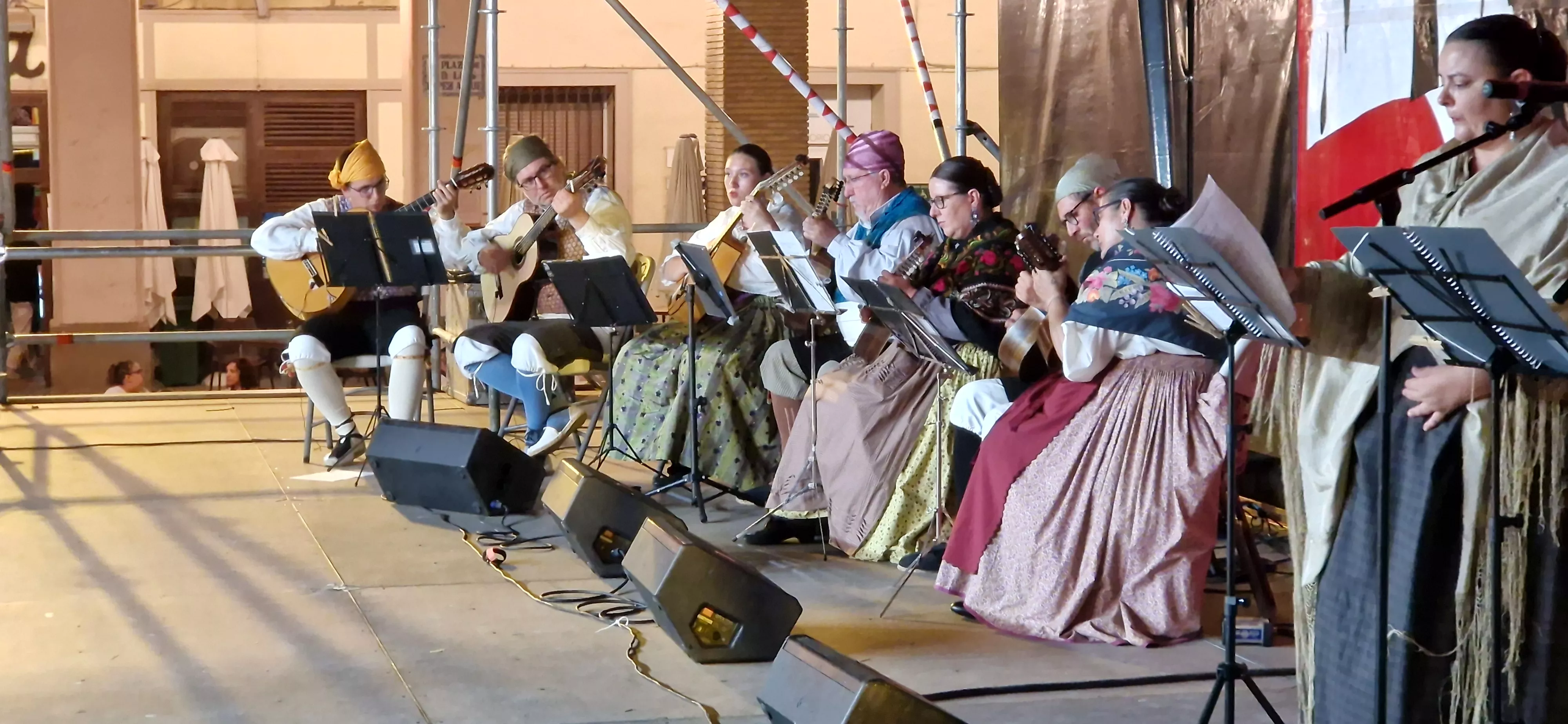 Festival Folclórico Castillo de Montearagón. Foto Myriam Martinez 