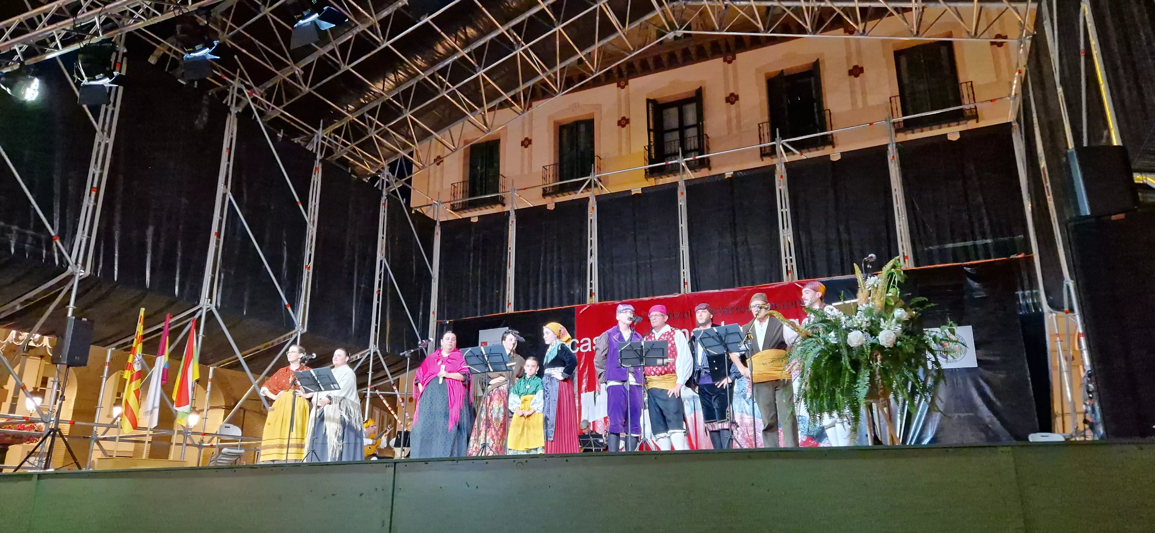 Festival Folclórico Castillo de Montearagón. Foto Myriam Martinez 