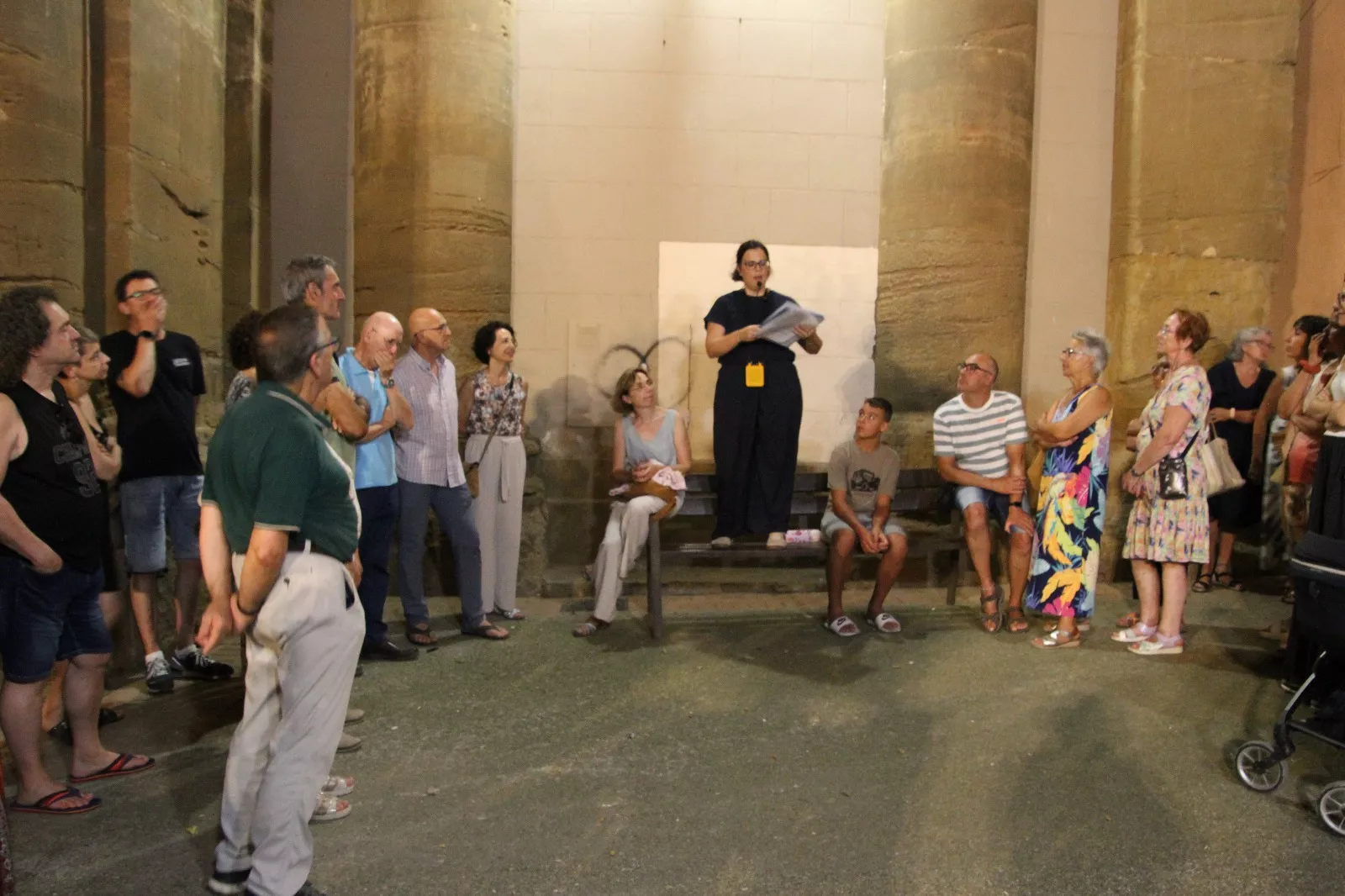 Un paseo por la historia de Sariñena con Gemma Grau Gallardo. Foto Carlos Neofato