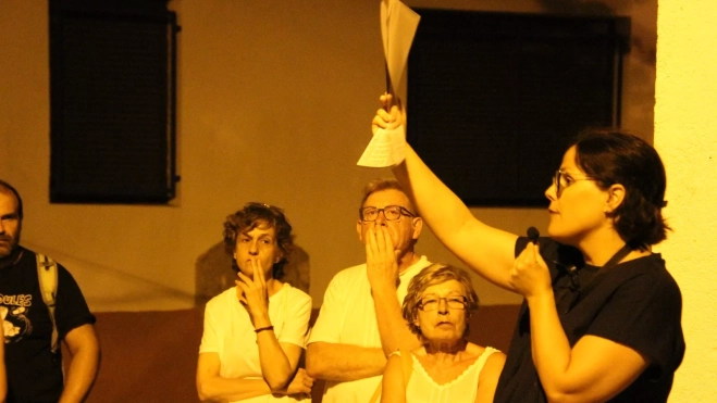 Un paseo por la historia de Sariñena con Gemma Grau Gallardo. Foto Carlos Neofato Un paseo por la historia de Sariñena con Gemma Grau Gallardo. Foto Carlos Neofato