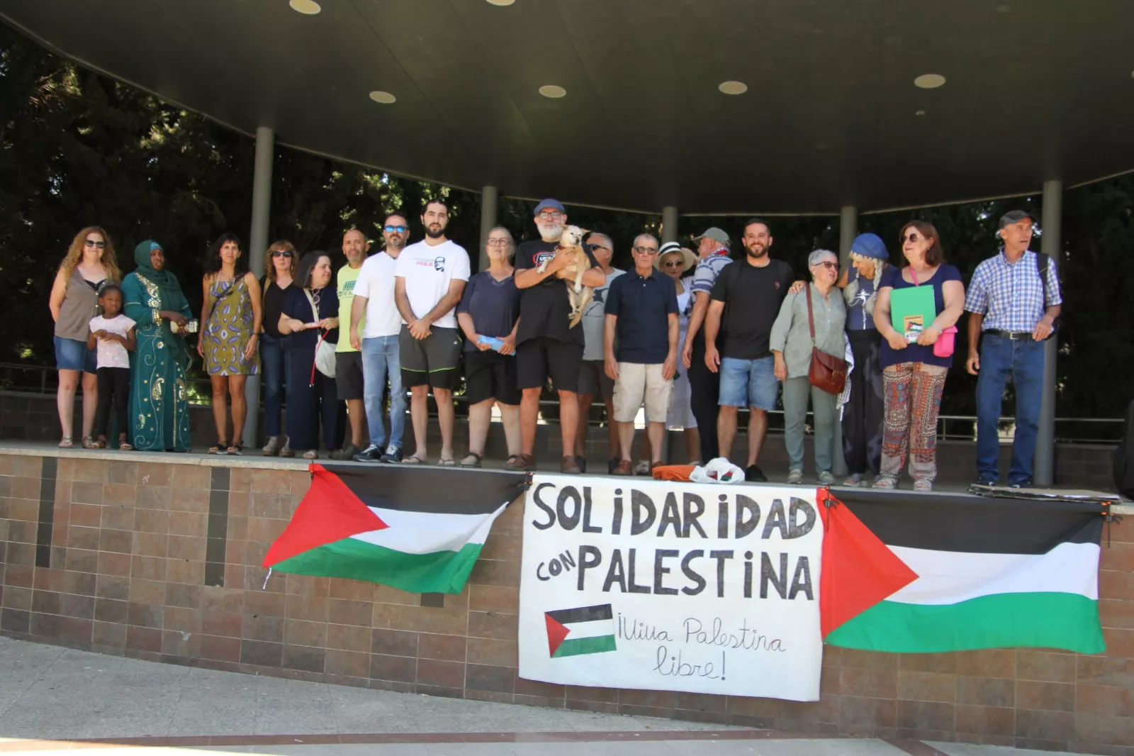 Concentración en Binéfar de apoyo a Palestina. Foto Carlos Neofato