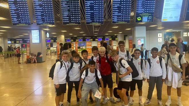 Los jóvenes de la Escuela en el Aeropuerto Los jóvenes de la Escuela en el Aeropuerto
