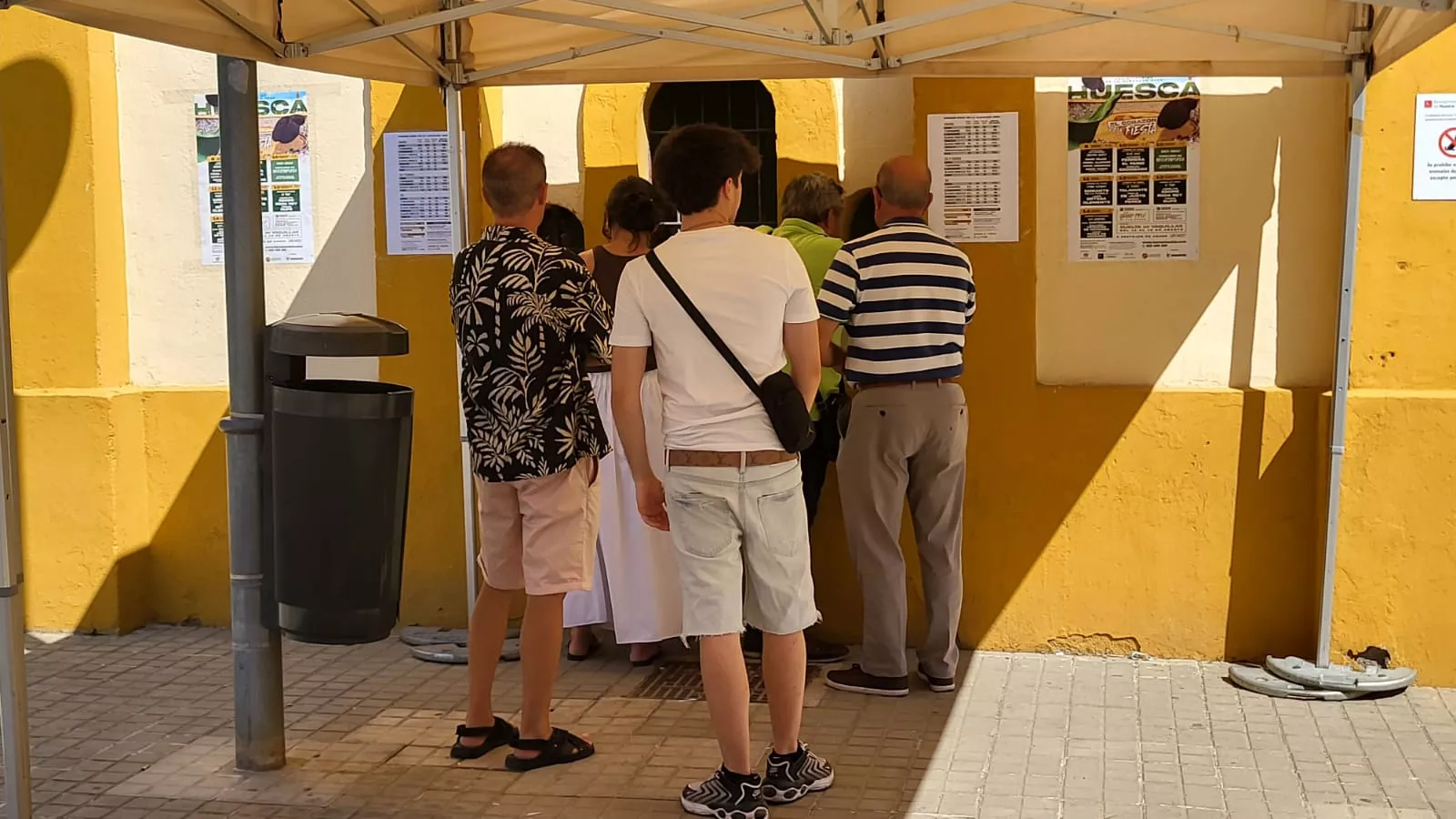 Taquilla de la Plaza de Toros de Huesca en estos días de compra de abonos
