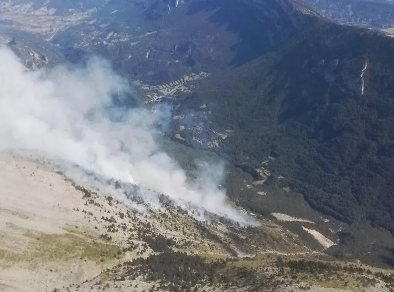Declarado un incendio forestal en Foradada del Toscar que afecta ya a unas 10 hectáreas. Declarado un incendio forestal en Foradada del Toscar que afecta ya a unas 10 hectáreas.