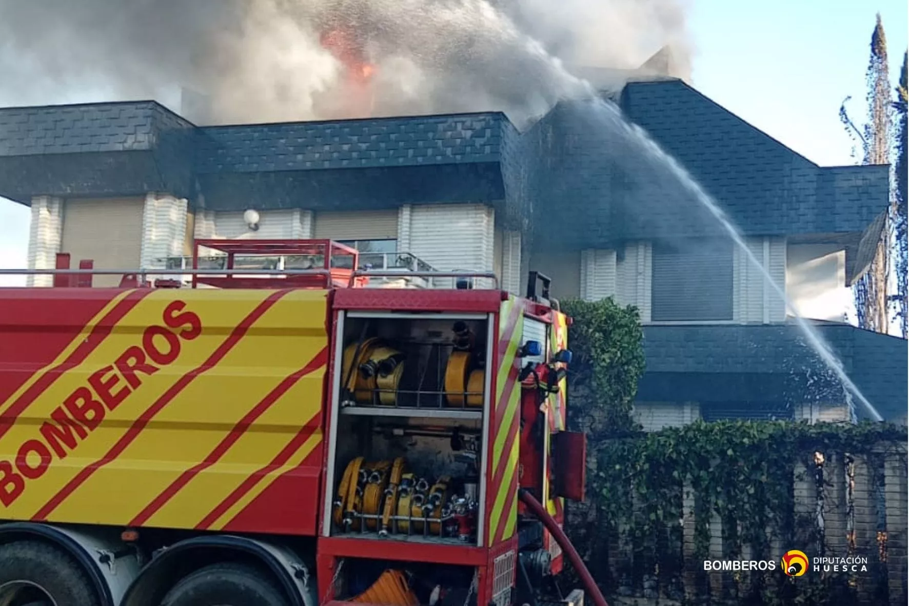 Reciente actuación de los bomberos contra el fuego en una vivienda de Barbastro. Reciente actuación de los bomberos contra el fuego en una vivienda de Barbastro.