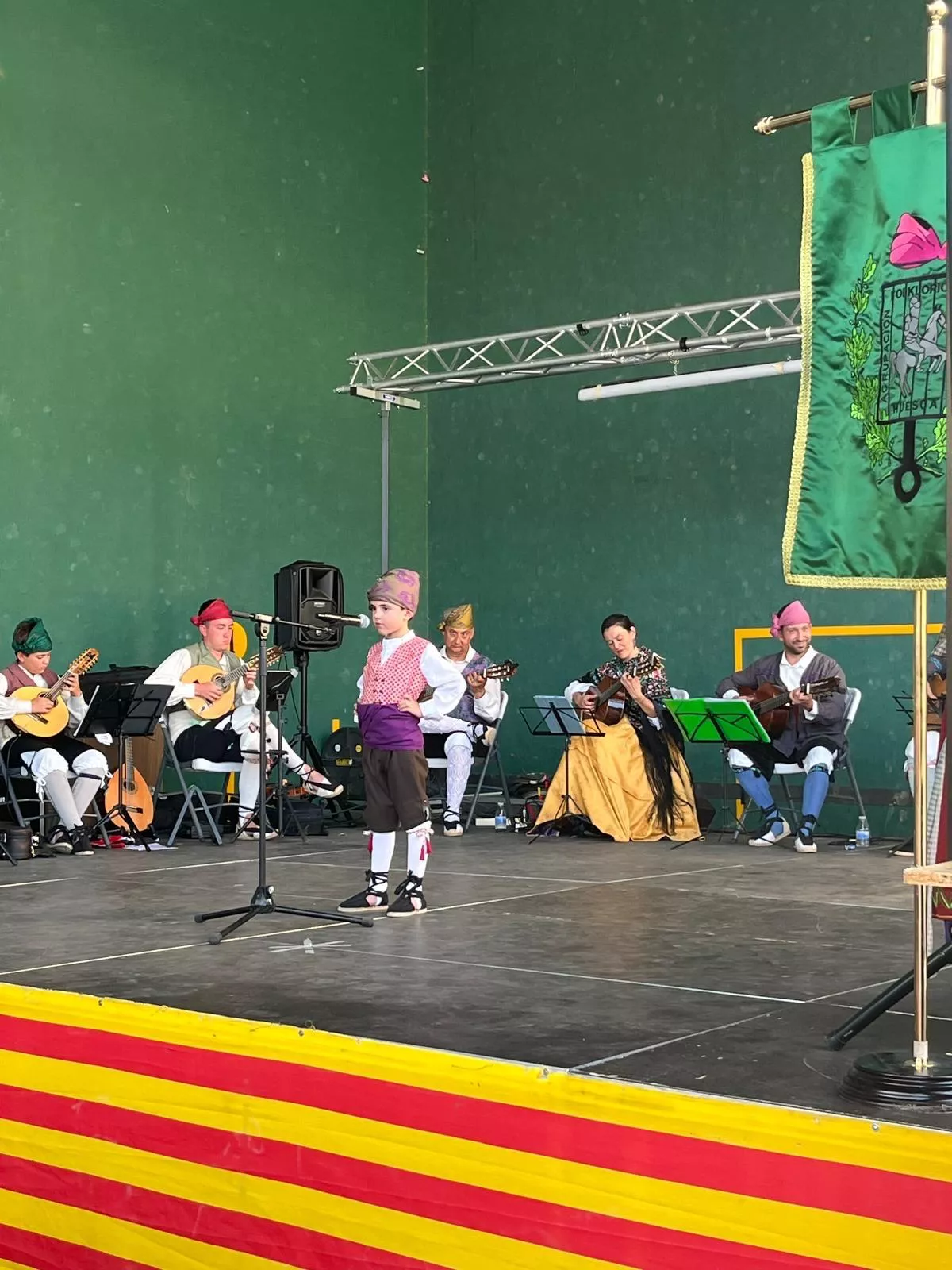 La Agrupación Folklórica Santa Cecilia en las fiestas de Santa Margarita en Albalatillo.