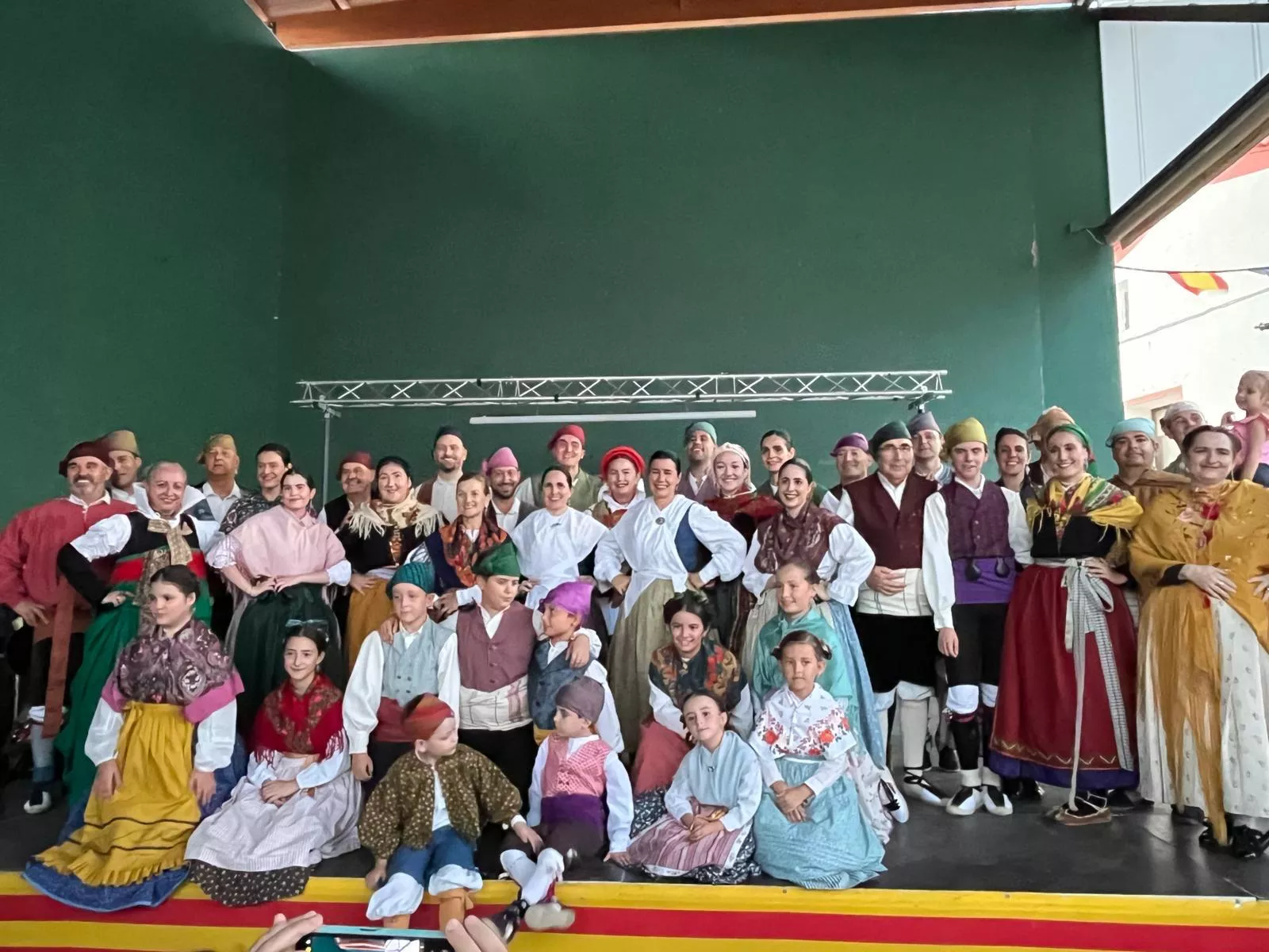 La Agrupación Folklórica Santa Cecilia en las fiestas de Santa Margarita en Albalatillo.
