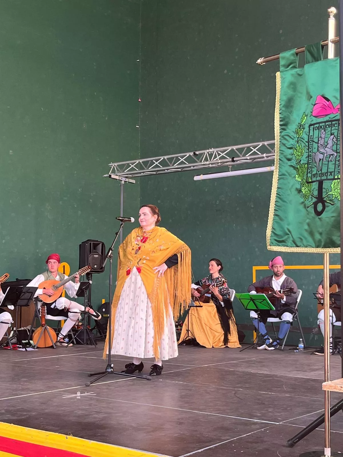 La Agrupación Folklórica Santa Cecilia en las fiestas de Santa Margarita en Albalatillo.