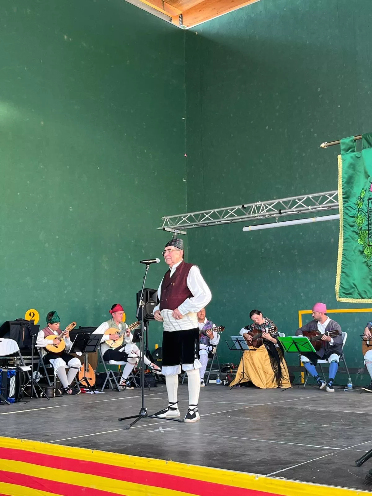 La Agrupación Folklórica Santa Cecilia en las fiestas de Santa Margarita en Albalatillo.