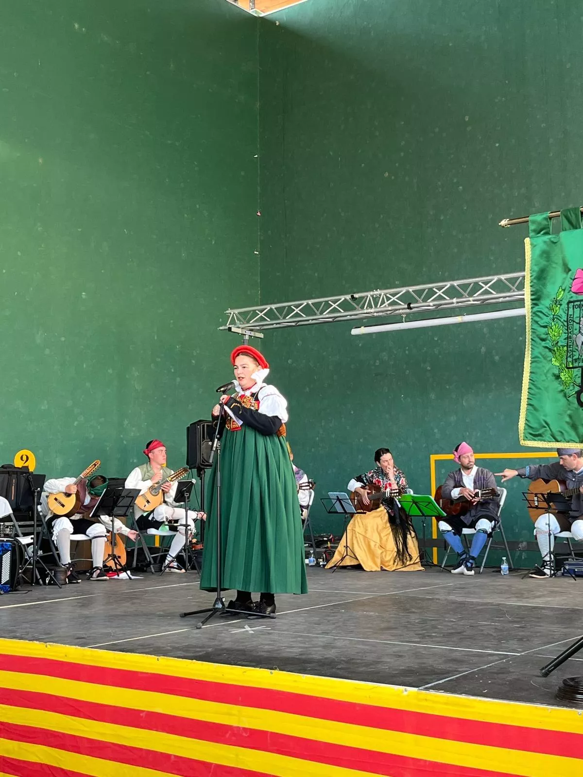 La Agrupación Folklórica Santa Cecilia en las fiestas de Santa Margarita en Albalatillo.