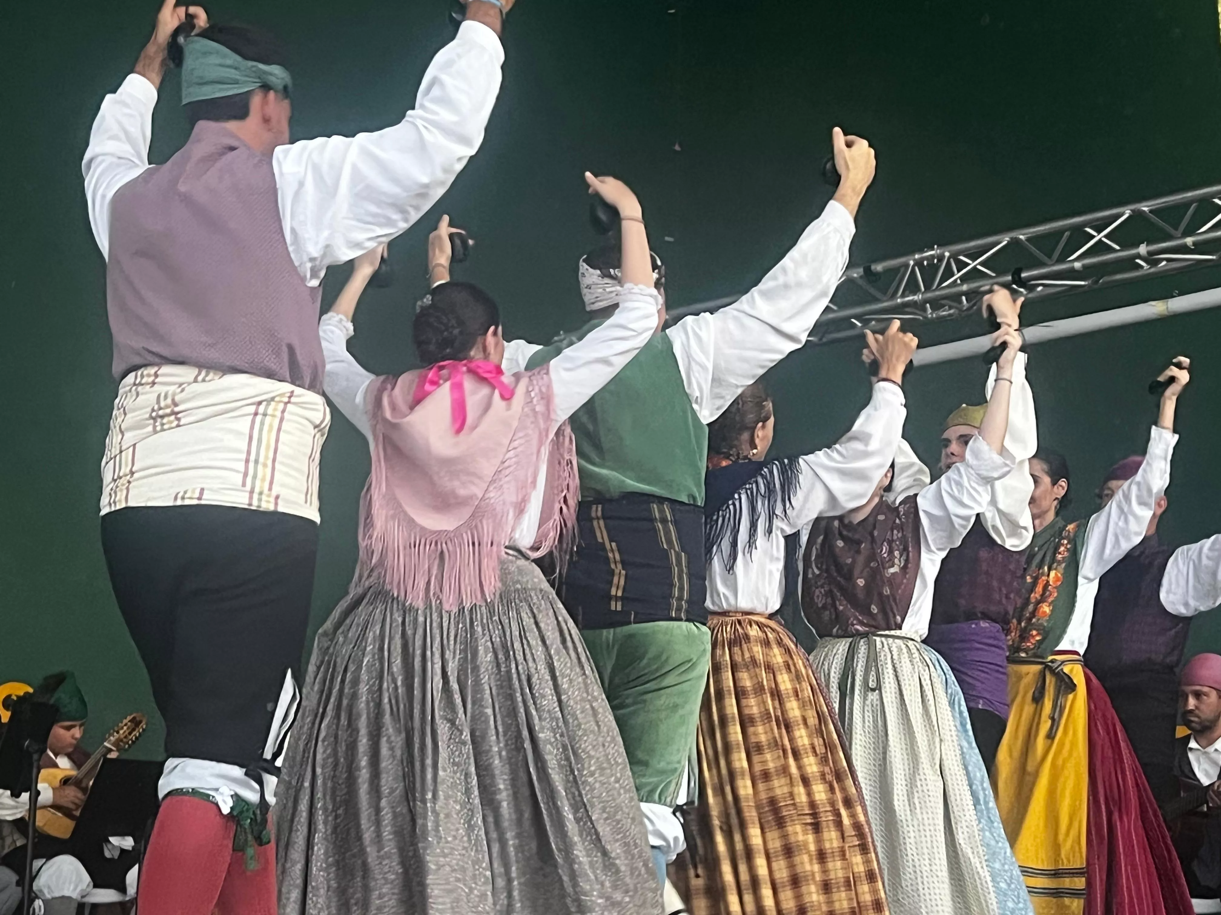 La Agrupación Folklórica Santa Cecilia en las fiestas de Santa Margarita en Albalatillo.