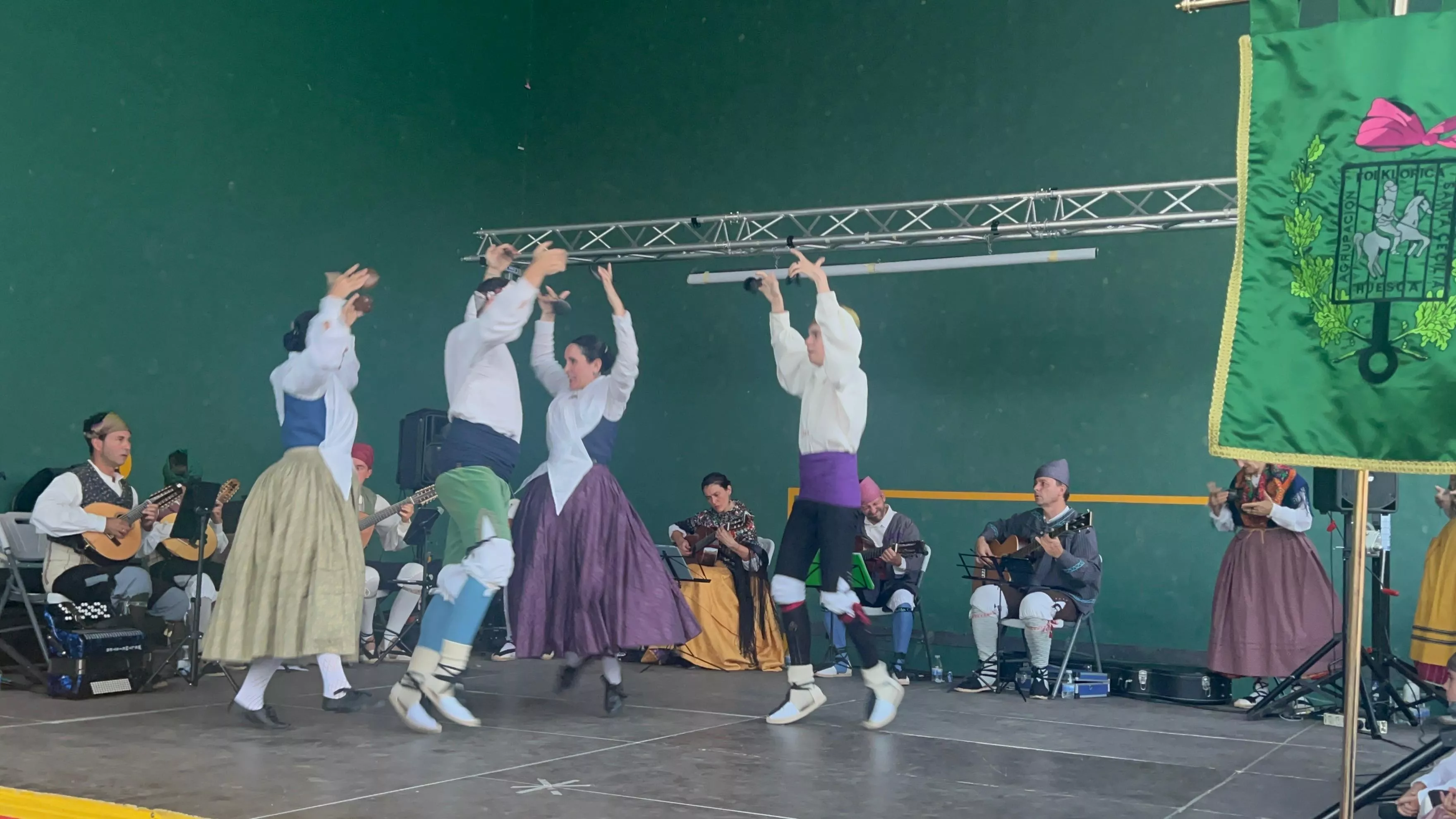 La Agrupación Folklórica Santa Cecilia en las fiestas de Santa Margarita en Albalatillo.