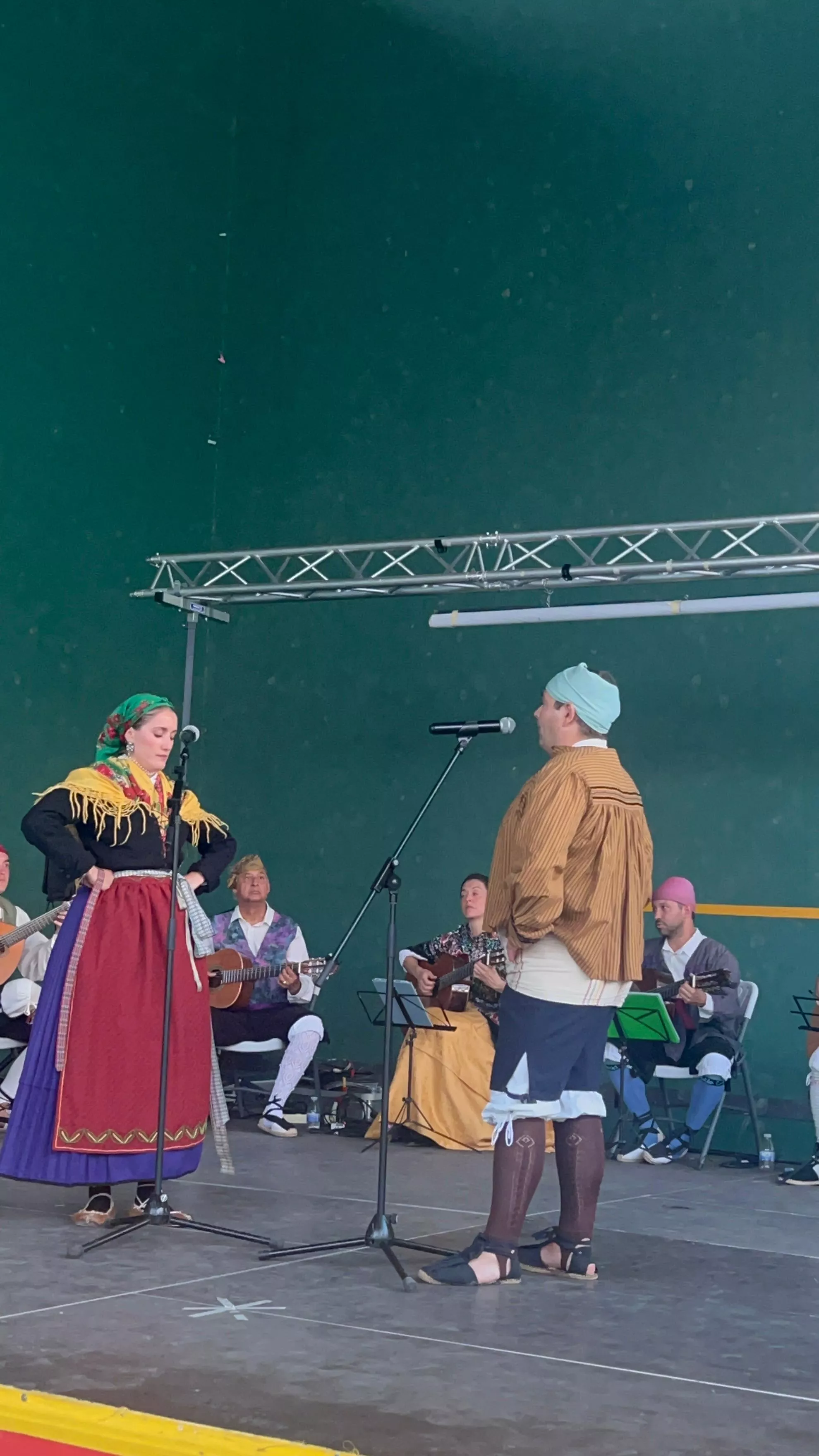 La Agrupación Folklórica Santa Cecilia en las fiestas de Santa Margarita en Albalatillo.