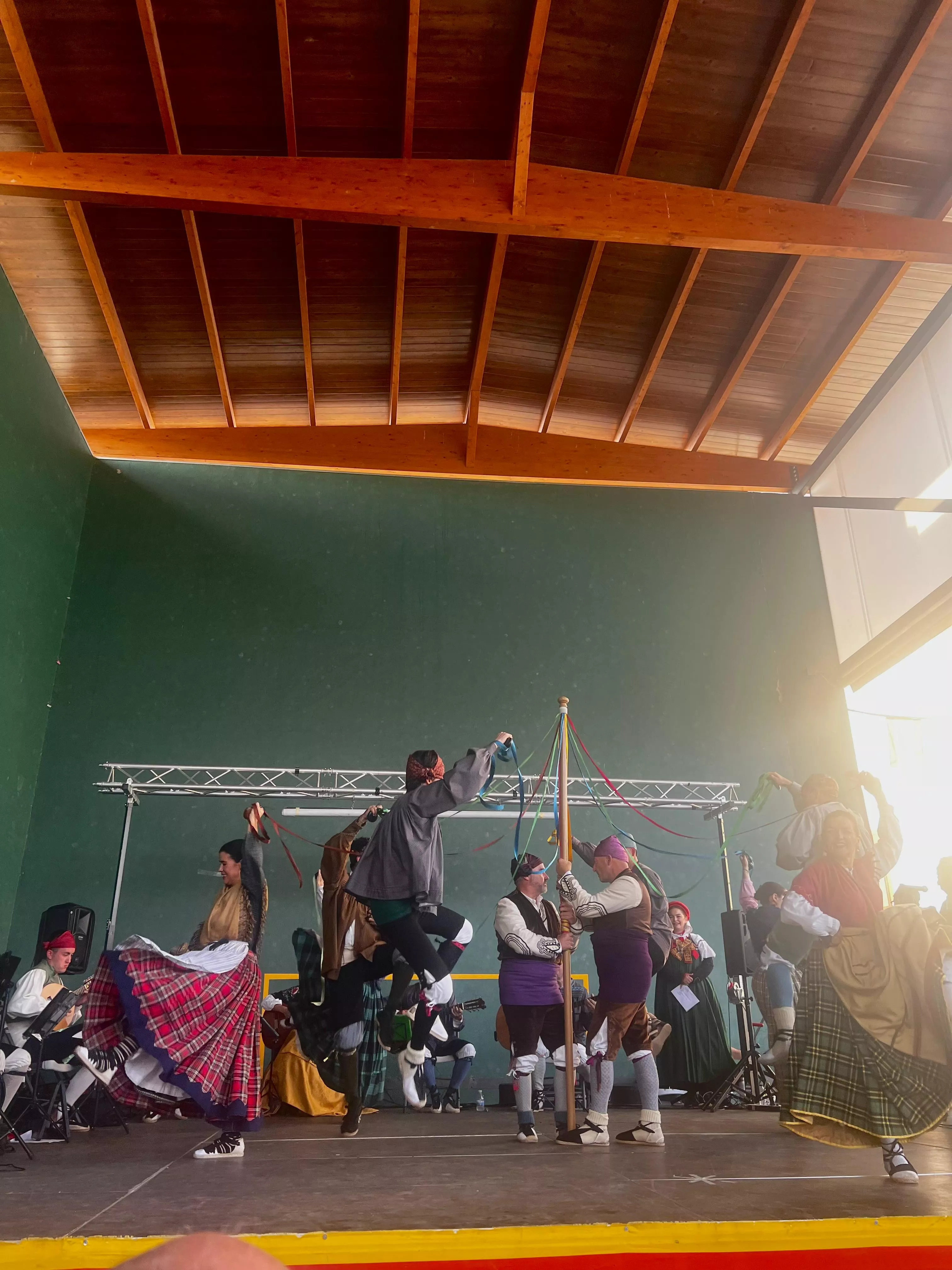 La Agrupación Folklórica Santa Cecilia en las fiestas de Santa Margarita en Albalatillo.