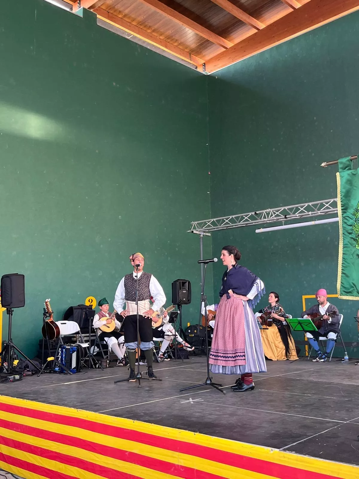 La Agrupación Folklórica Santa Cecilia en las fiestas de Santa Margarita en Albalatillo.