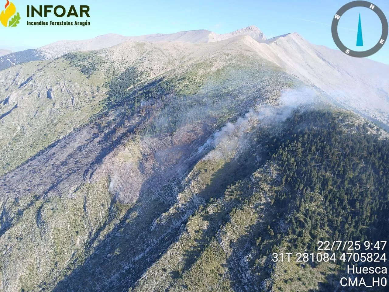 Continúan los trabajos para atajar el incendio en el macizo de Cotiella. Continúan los trabajos para atajar el incendio en el macizo de Cotiella.