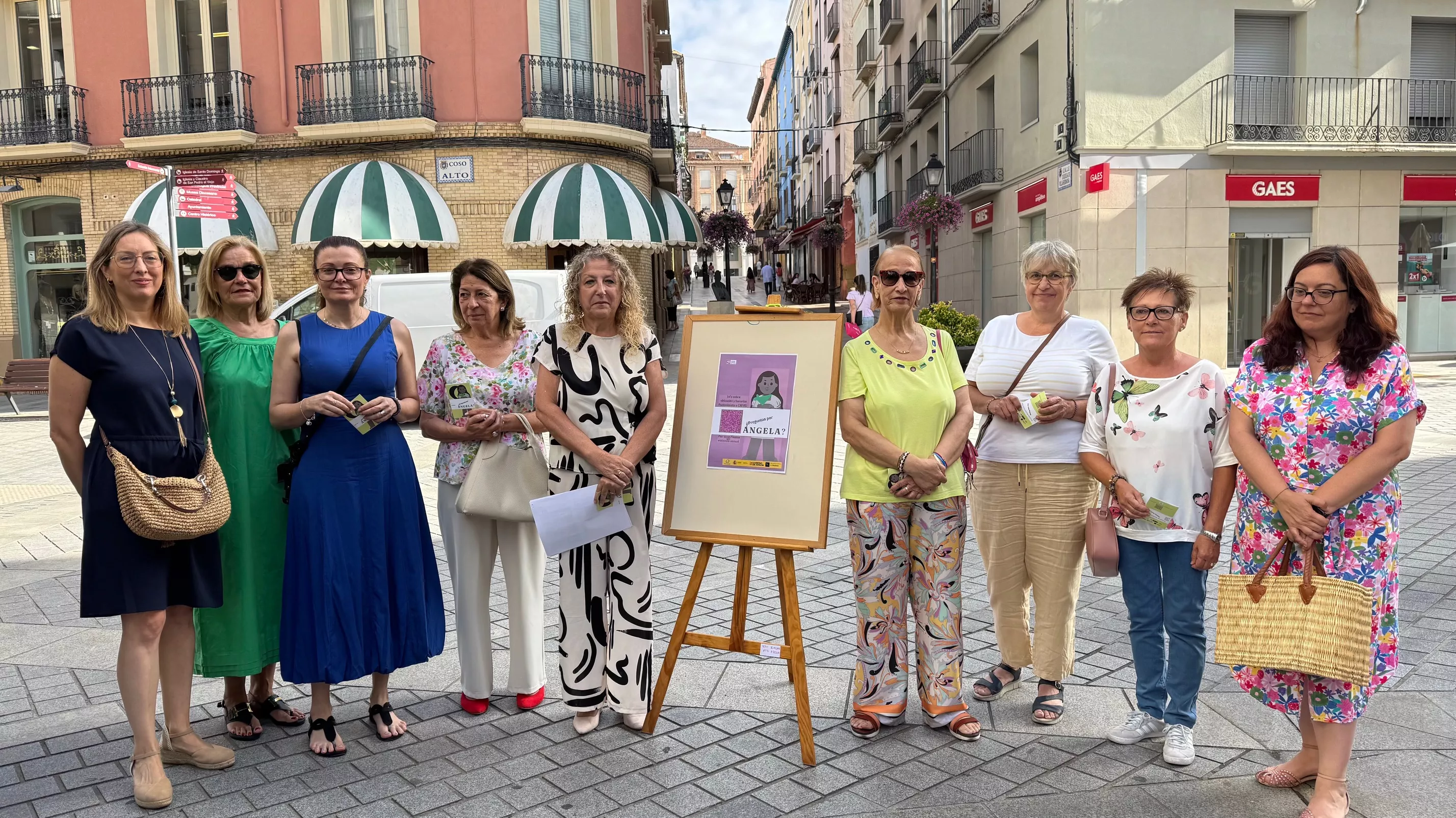 Presentación de ¿Preguntas por Ángela? en Huesca