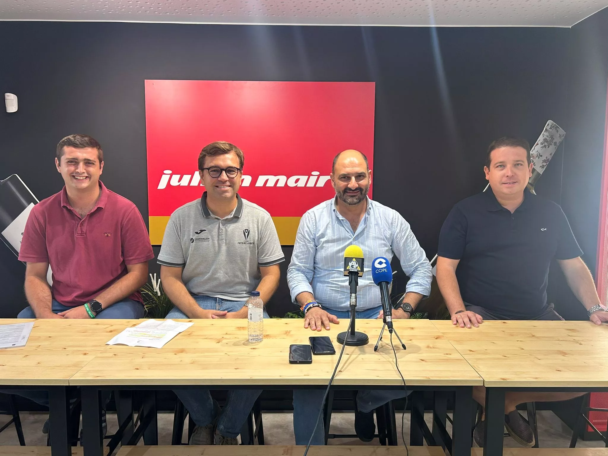 Chavero, Alcántara, Torres y Revilla en la presentación de la Copa Interclubes en Barbastro.