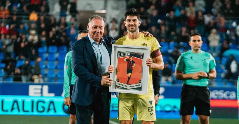 Lasaosa y Melero, en el homenaje en El Alcoraz el pasado mes de octubre. Foto: Instagram Gonzalo Melero