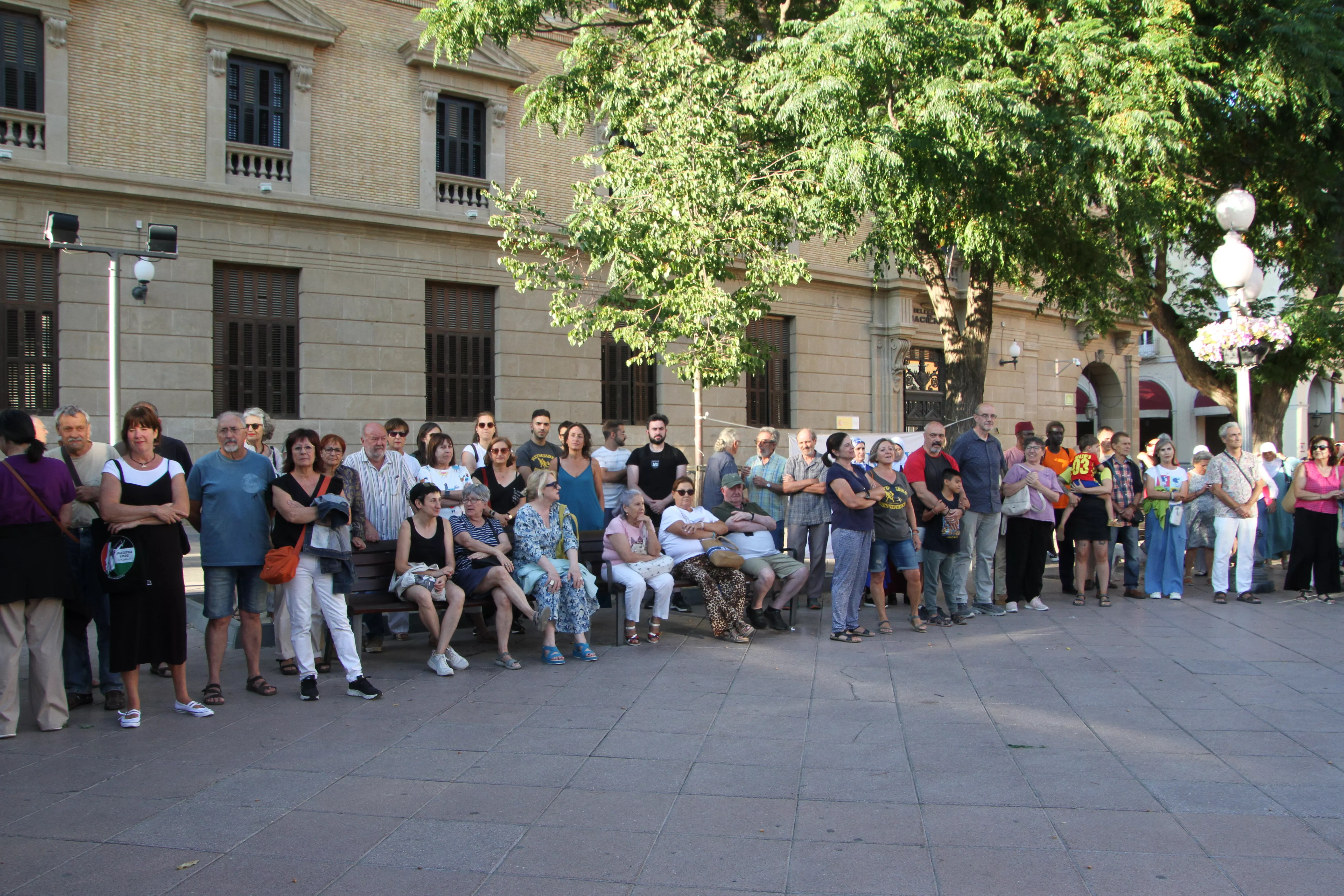 Concentración contra el racismo celebrada en Huesca. Foto Carlos Neofato