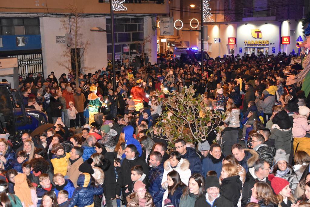 Imágenes de la Cabalgata de Reyes de Monzón 