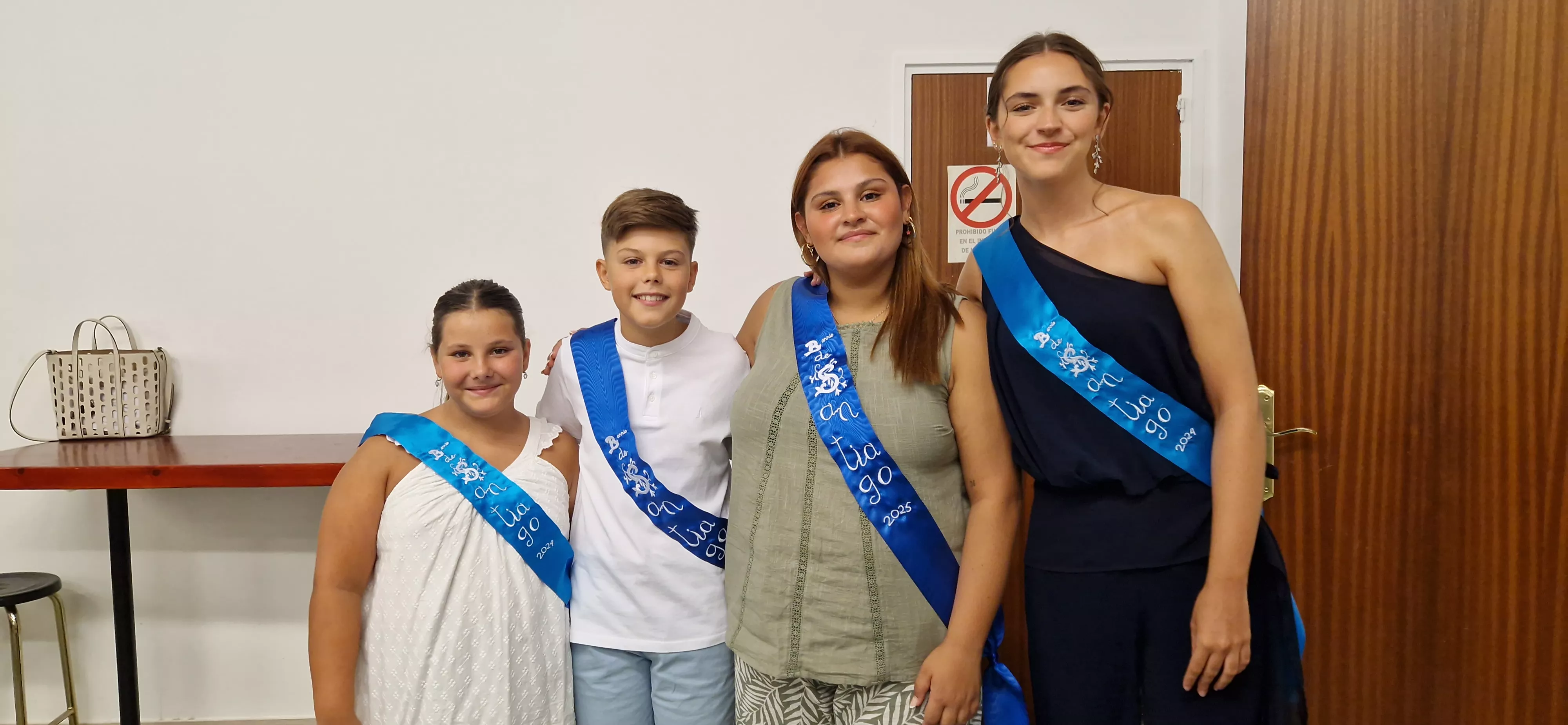 Mairalesas salientes y entrantes y el mainate del Barrio de Santiago. Foto Myriam Martínez