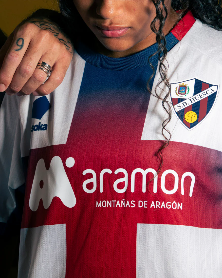Segunda equipación SD Huesca.