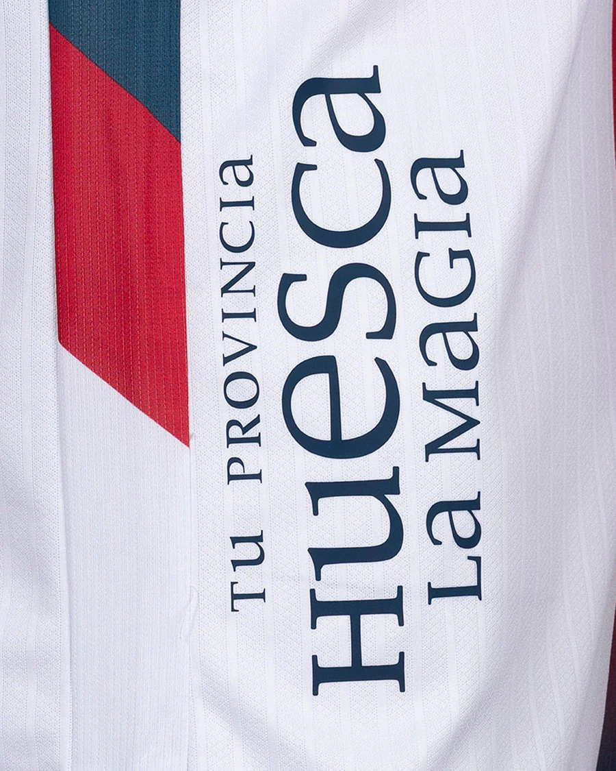 Segunda equipación SD Huesca.