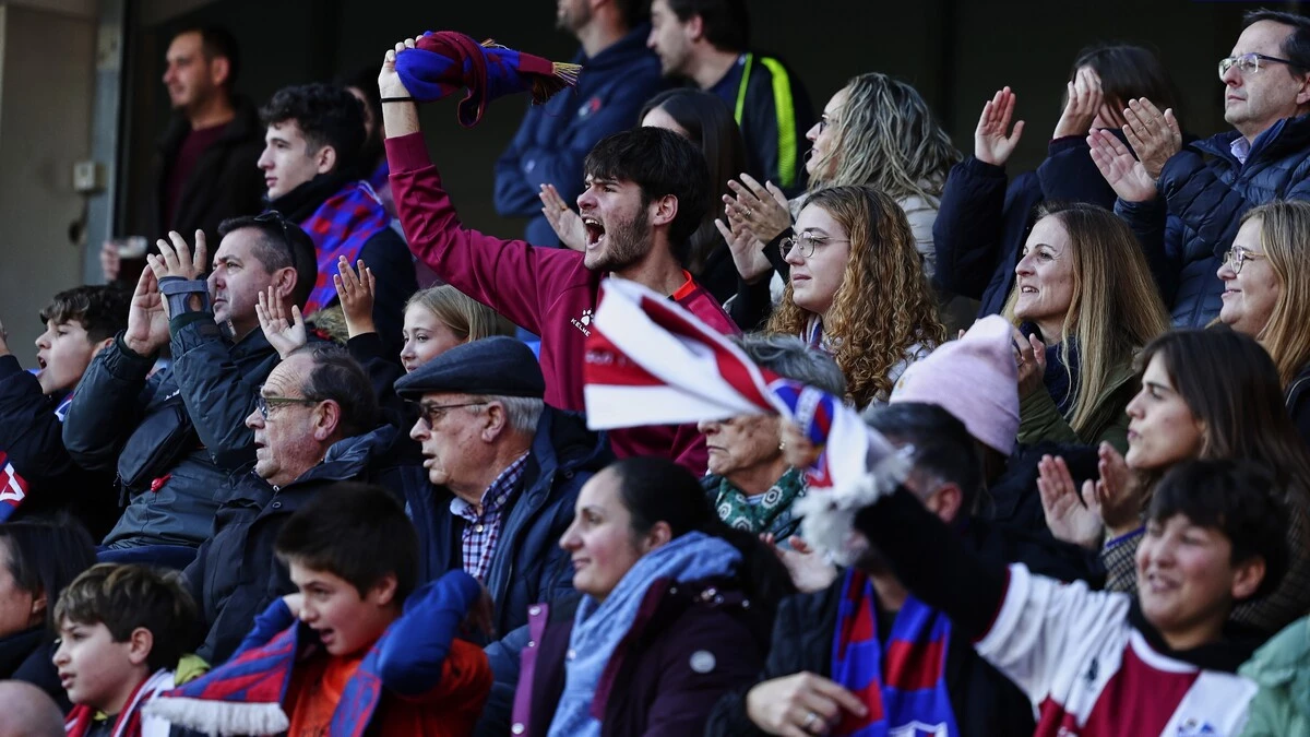 El Huesca ha renovado al 94% de los abonados de grada de la temporada pasada.