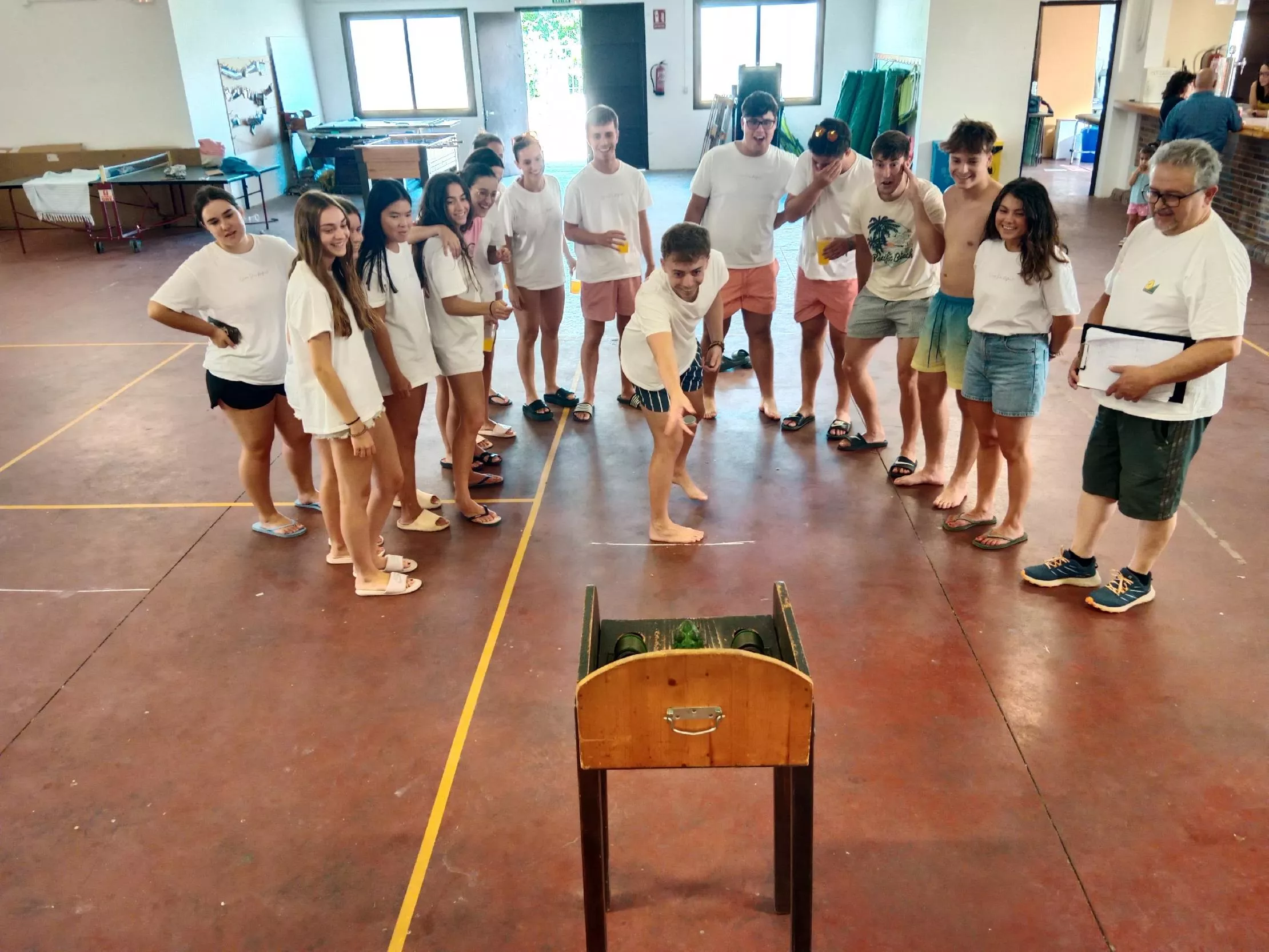 Juegos en Torres de Montes, rana.