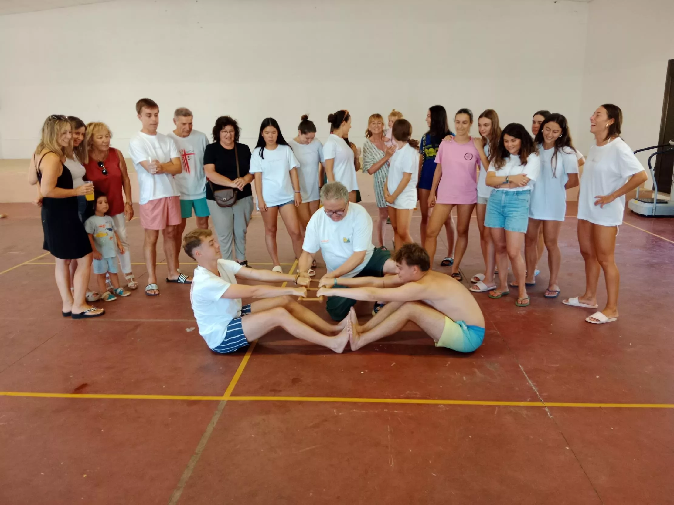 Juegos tradicionales en Torres de Montes, palo