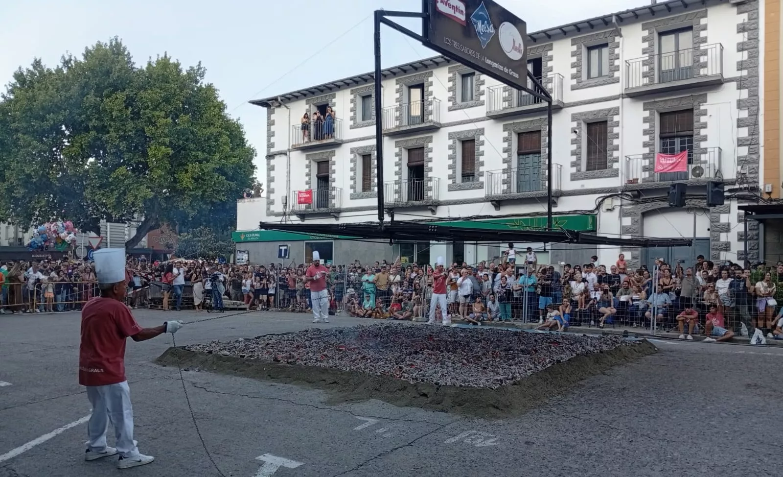 Graus se llena de sabor y reparte más de 10.000 raciones de longaniza