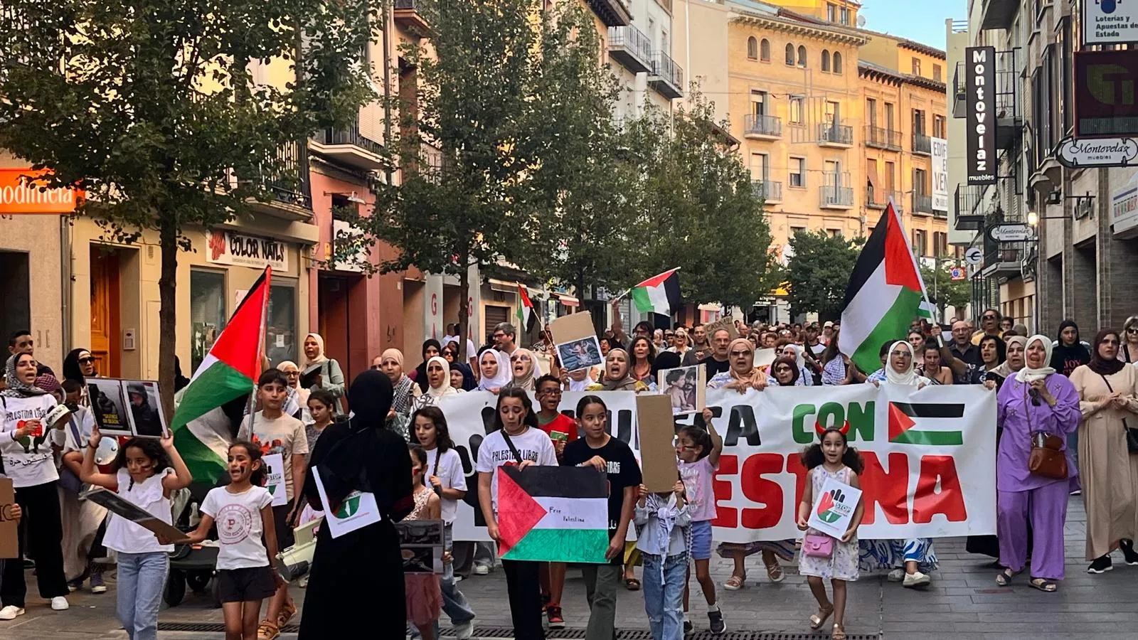 Manifestación en Huesca en solidaridad con Palestina. Foto Mercedes Manterola